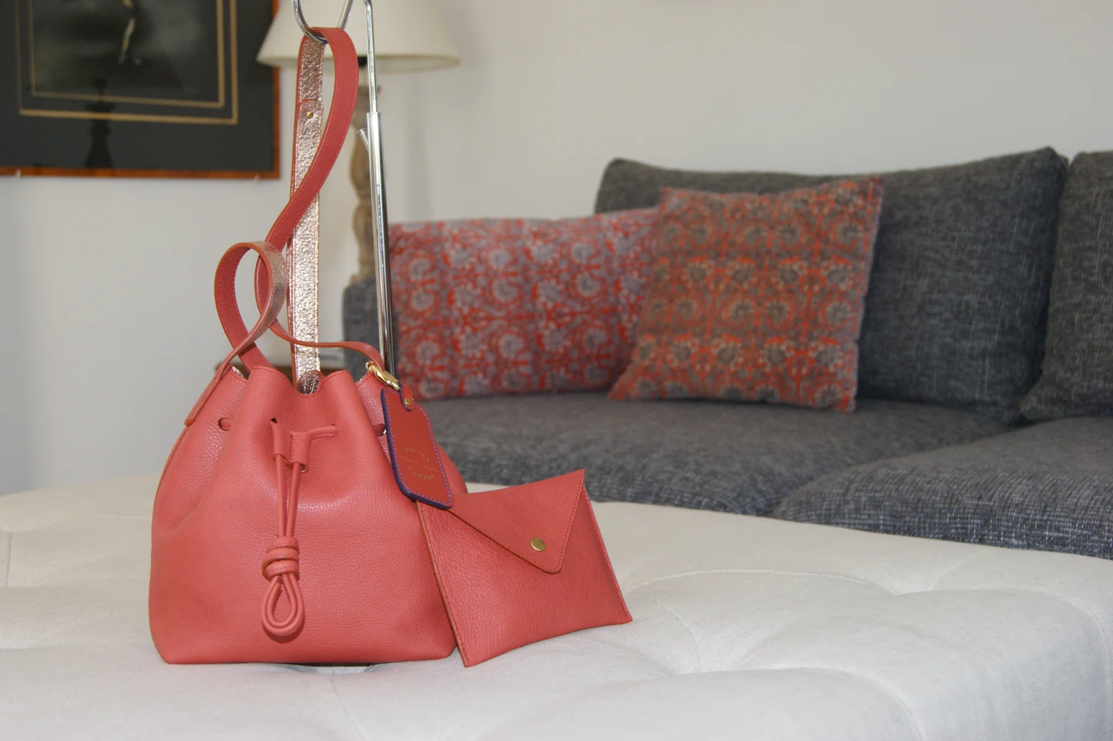 Sac "Mini Seau" et sa pochette - Cuir grainé rouille intérieur métallisé rose gold