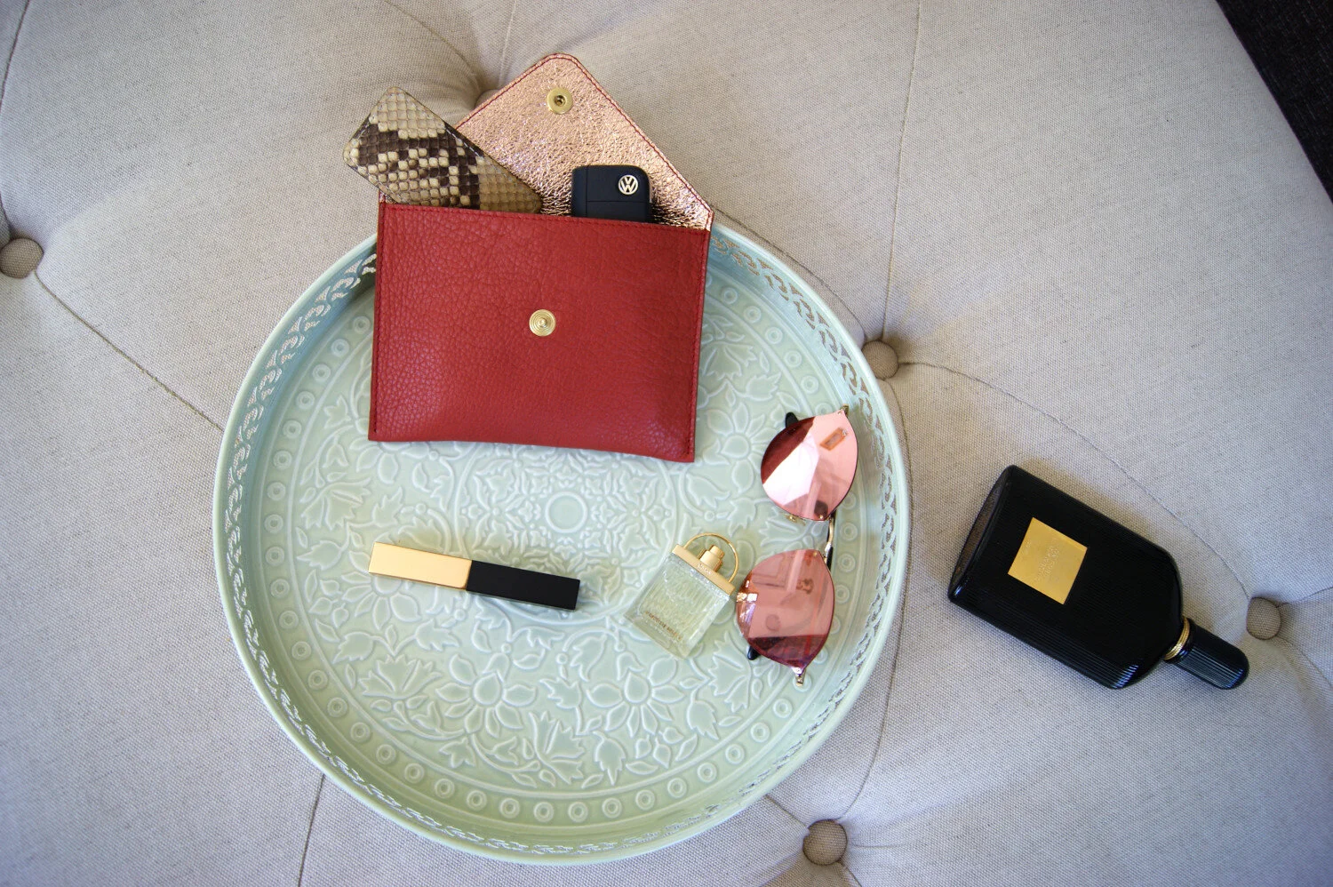petite pochette ouverte cuir grainé rouille intérieur métallisé rose gold