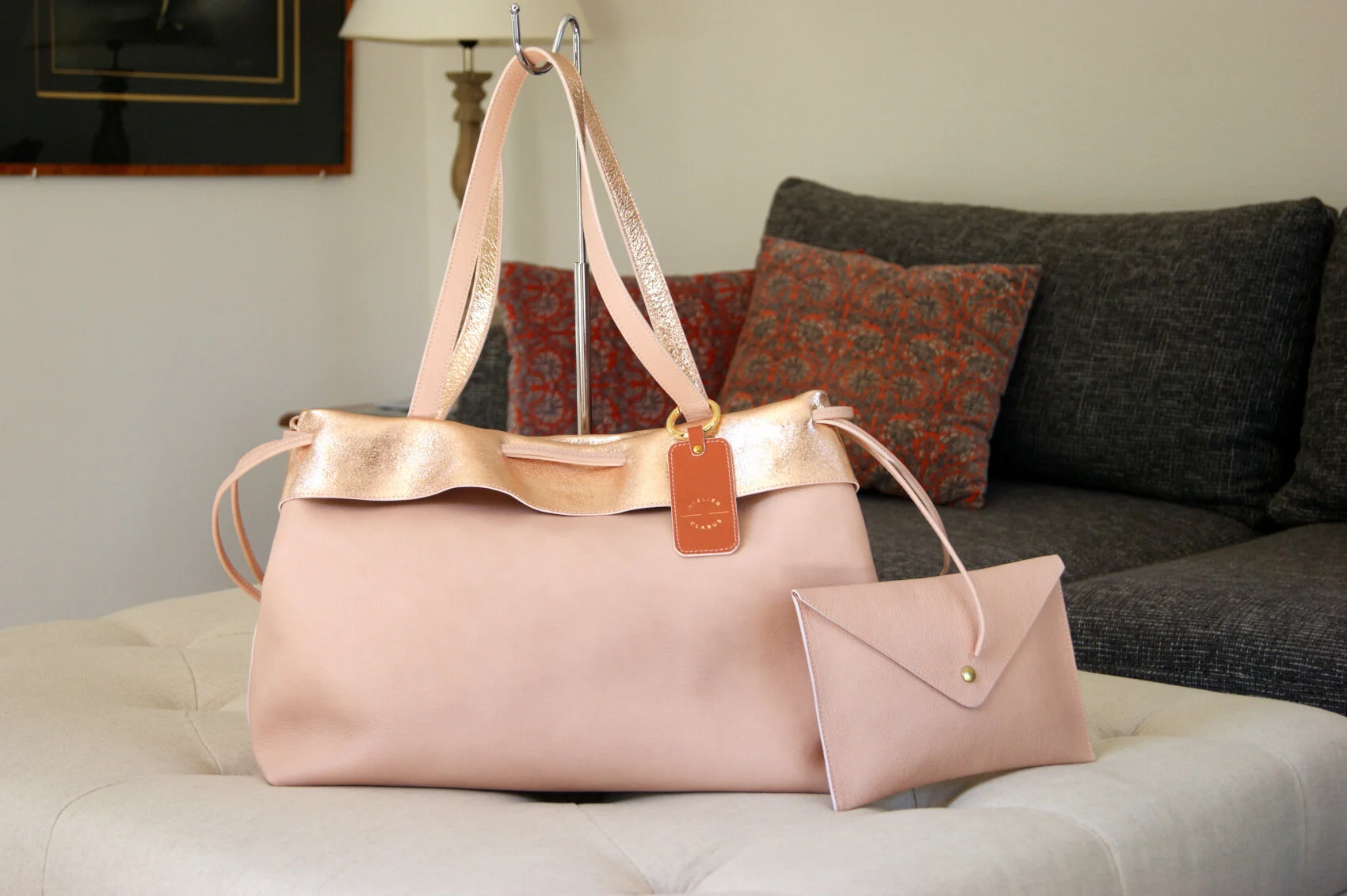grand sac cuir rose revers métallisé rose gold modèle signature vue face