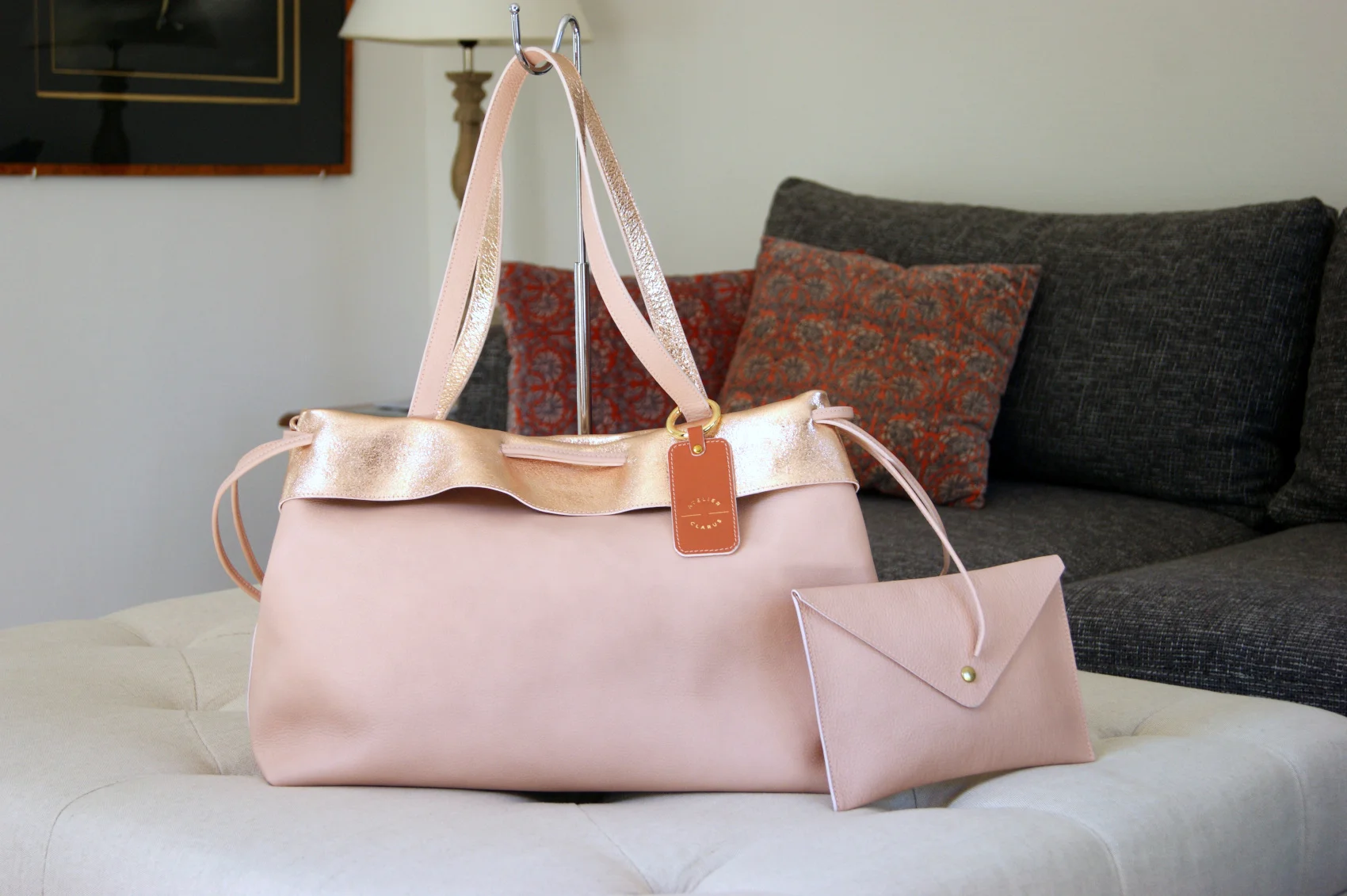 Sac "Signature" et sa pochette - Cuir grainé rose quartz intérieur métallisé rose gold
