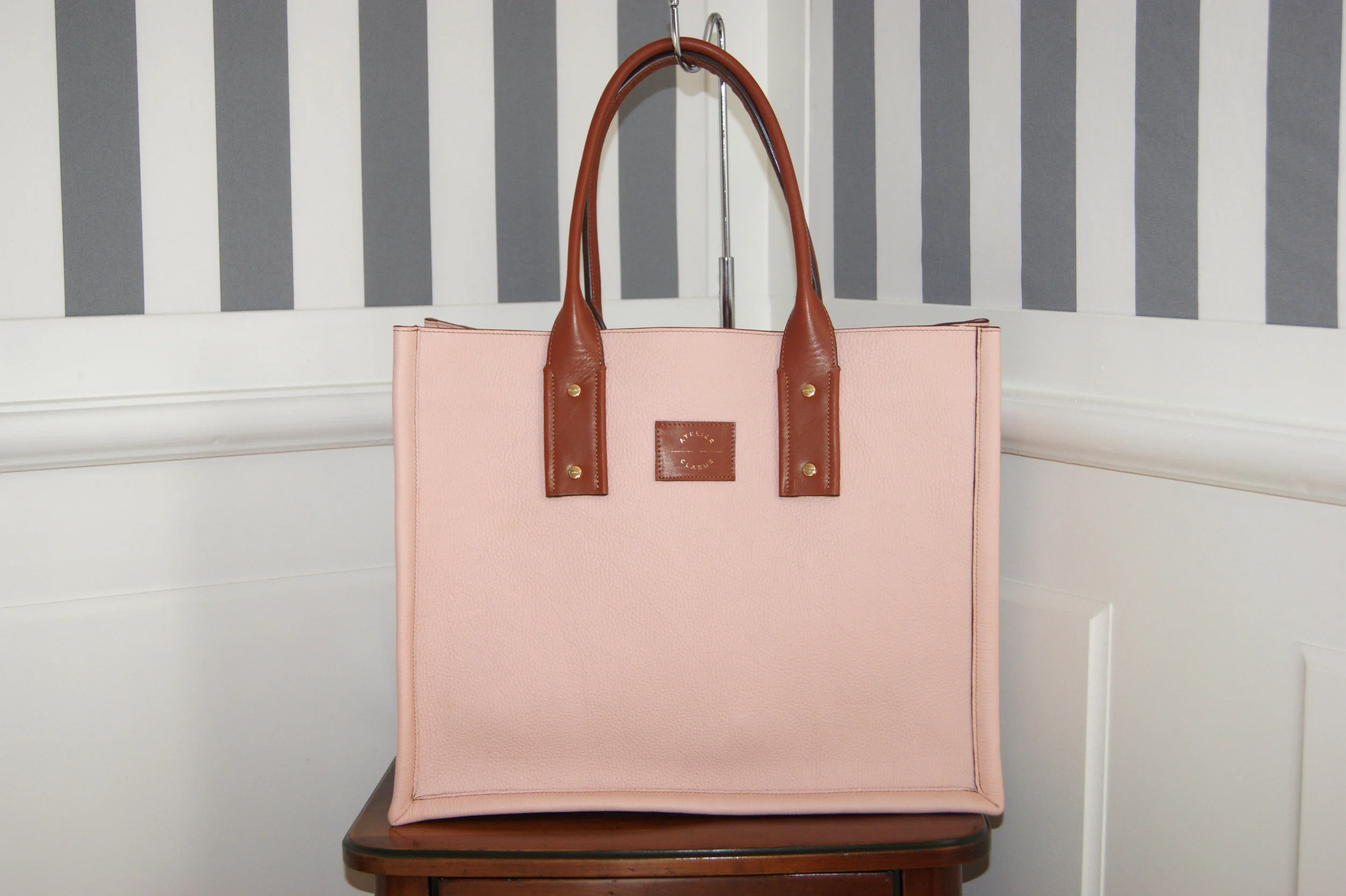 grand sac cabas cuir grainé rose nude anses cuir lisse cognac