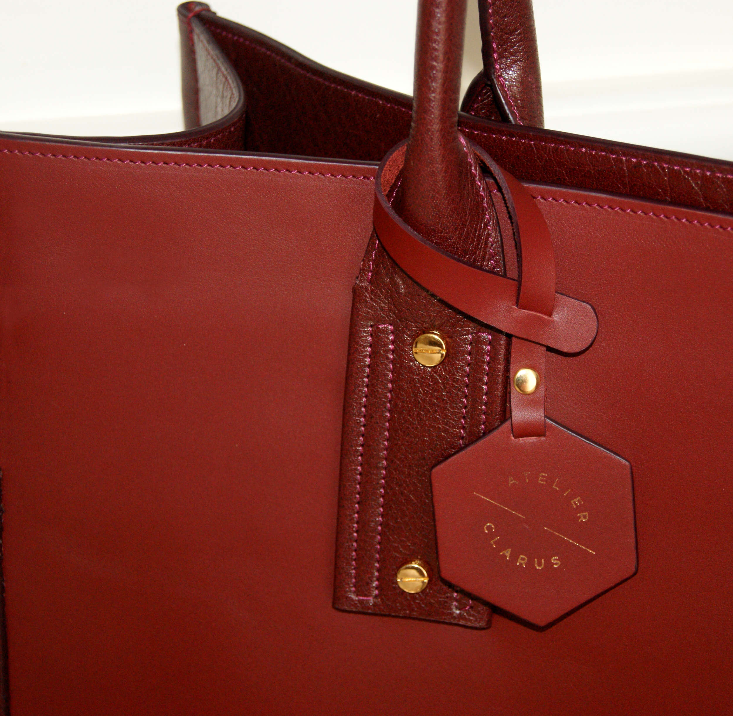 grand cabas cuir bordeaux faces cuir vue détail