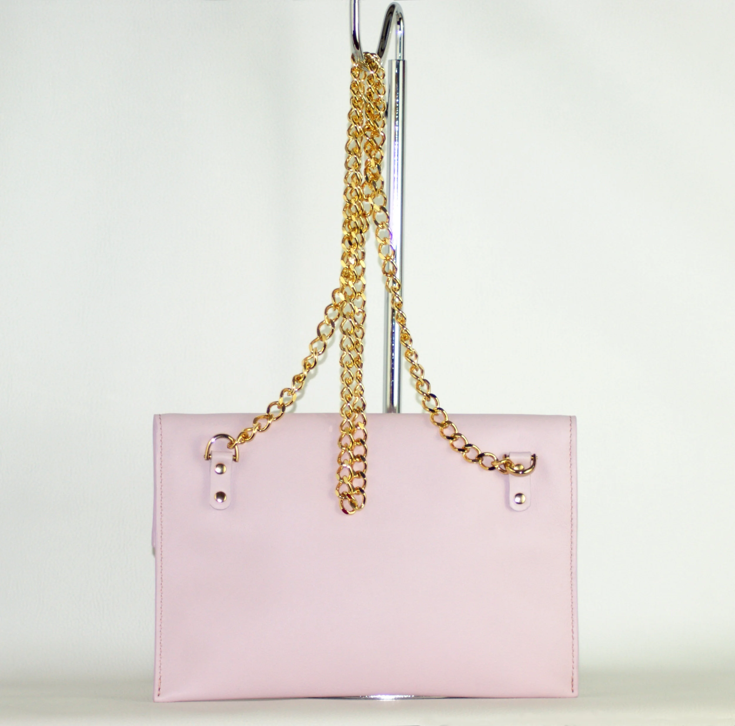Sac Pochette Signature avec chaîne dorée cuir rose dragé