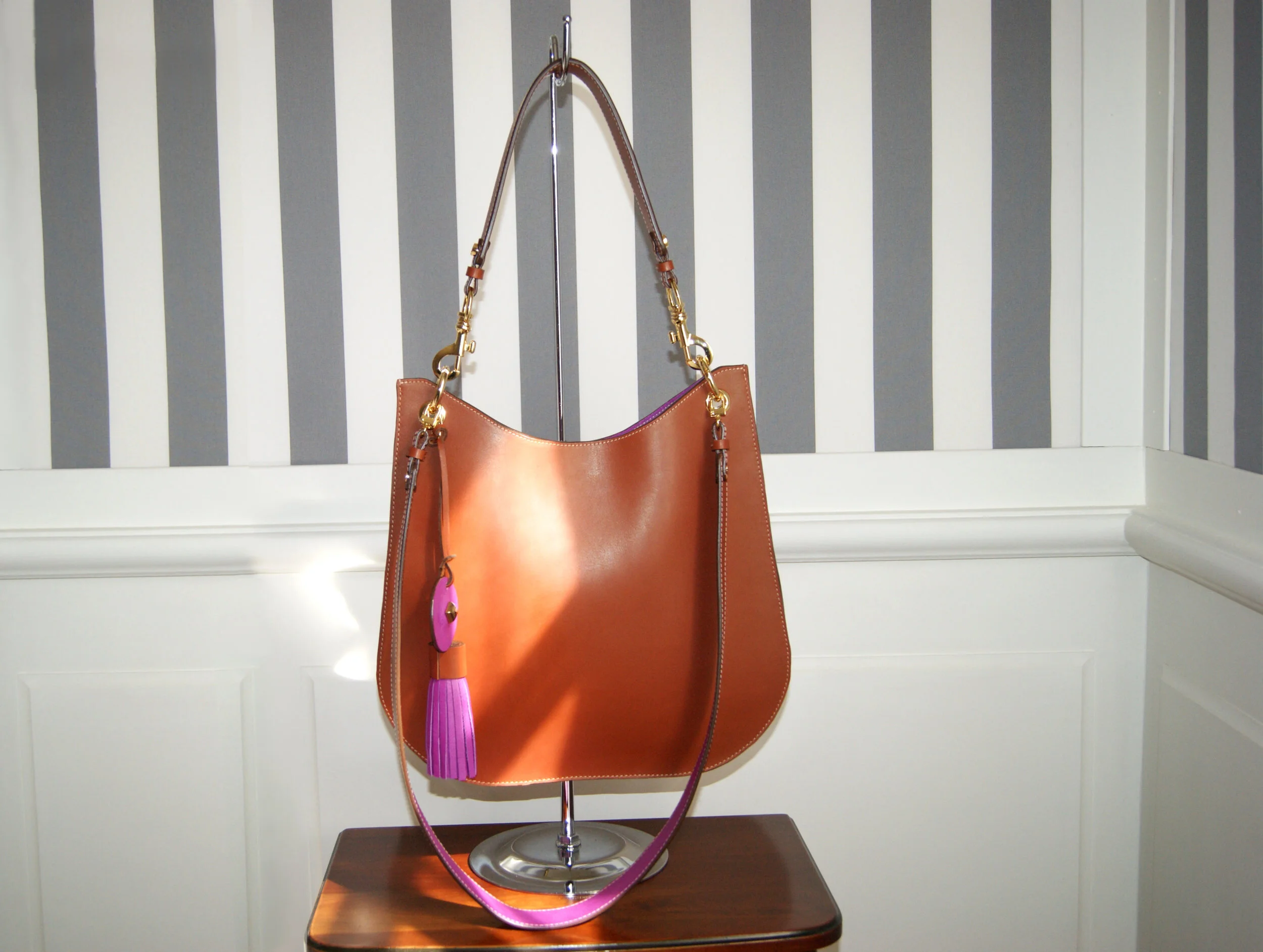 Sac "Passe Partout" en cuir de veau pleine fleur couleur cognac