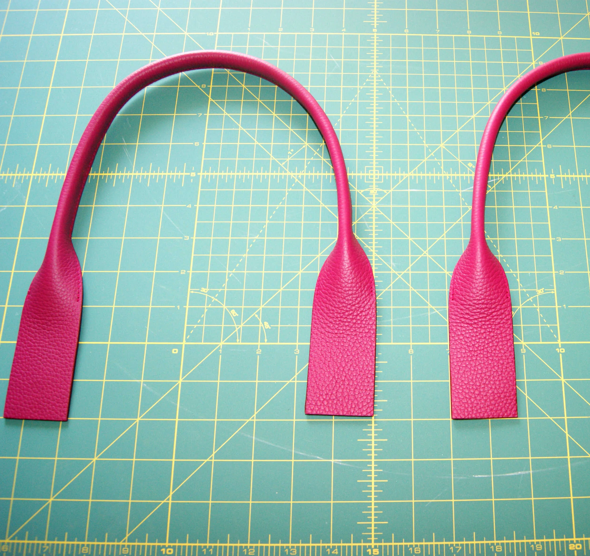 Création française sac sur mesure petit cabas cuir grainé français fuschia bougainvillier (copie)