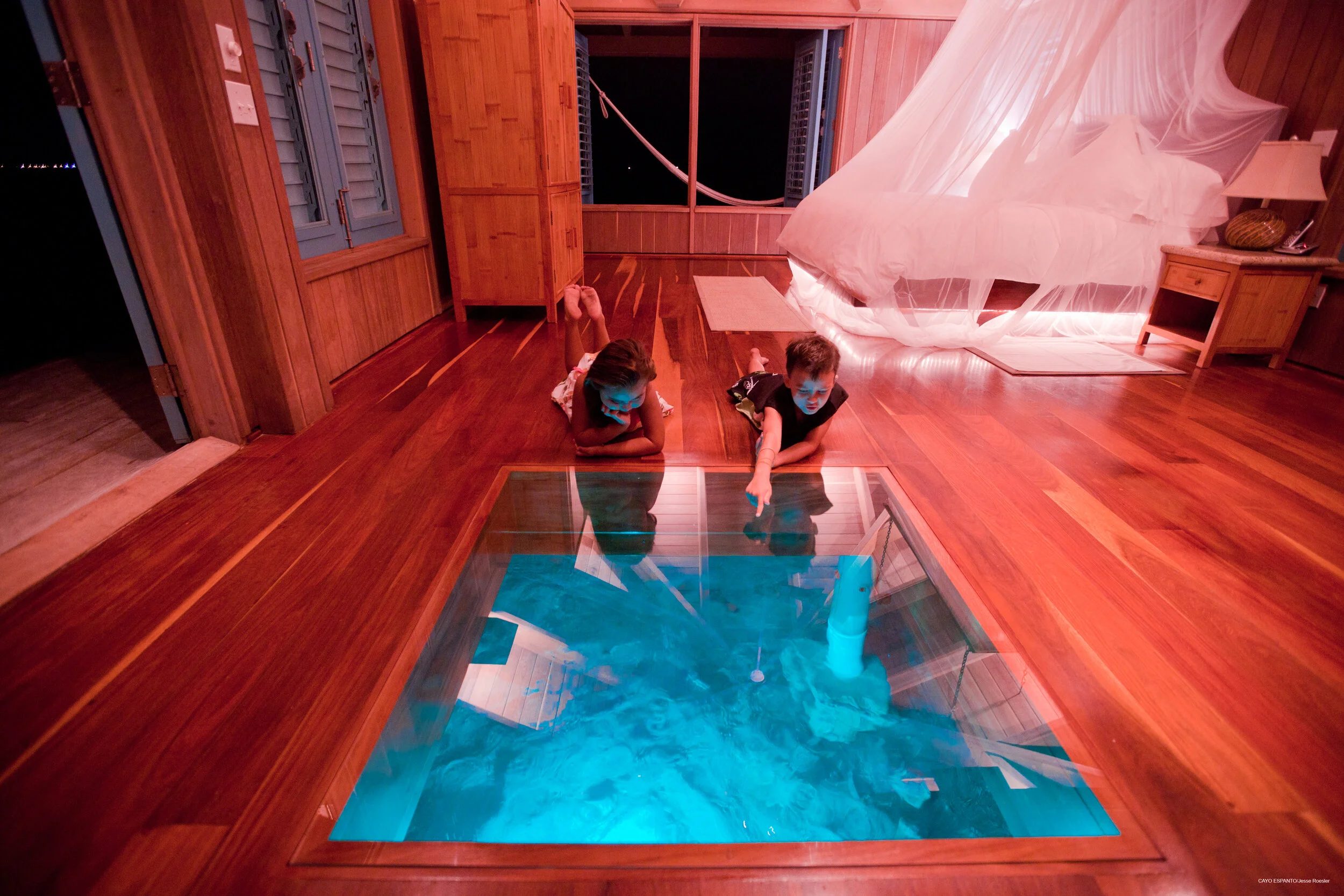 Casa Ventanas-glassfloor.jpg