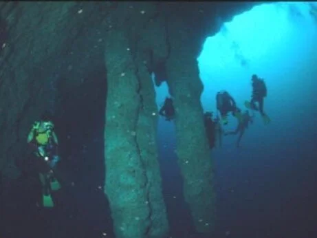 PLA-BlueHoleDiveSrkl Pic1.png