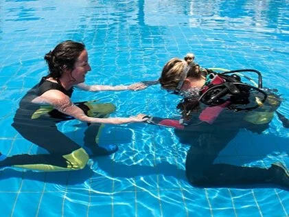 PLA- Discover Scuba Pic 1.png