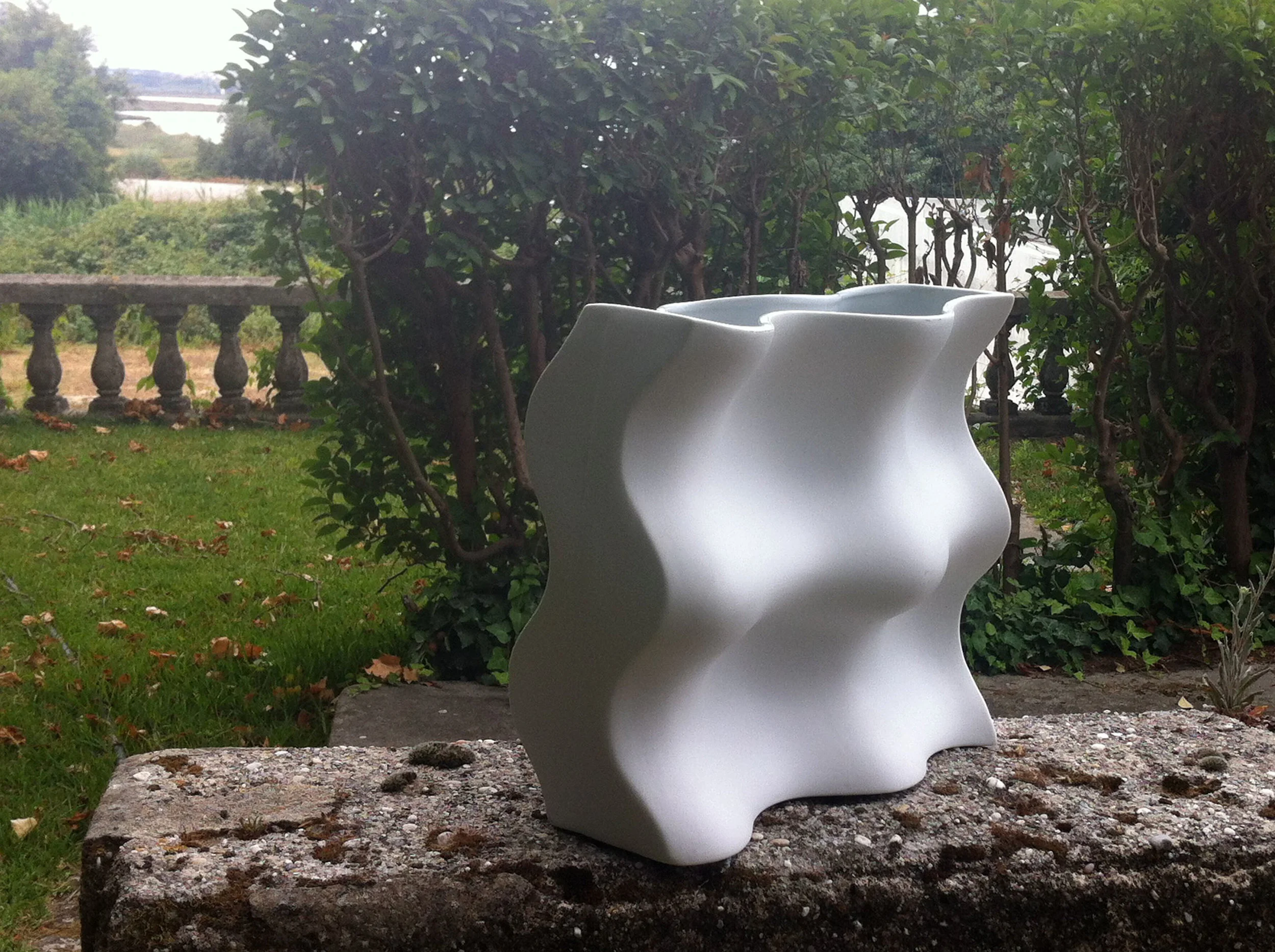 Sine Vase Collection, Artist in Residency ID Pool Vista Alegre