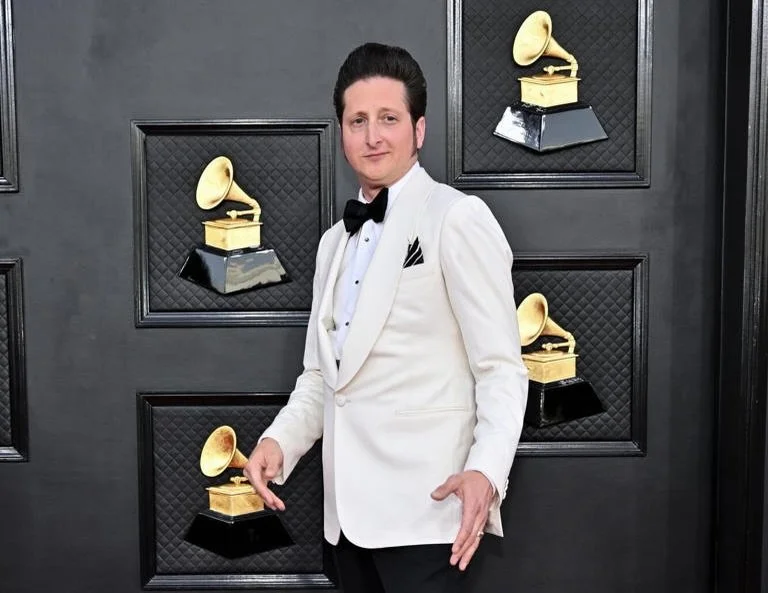 Thanks @msn for posting this one! Have seen it before! New record OUT JUNE 12th!