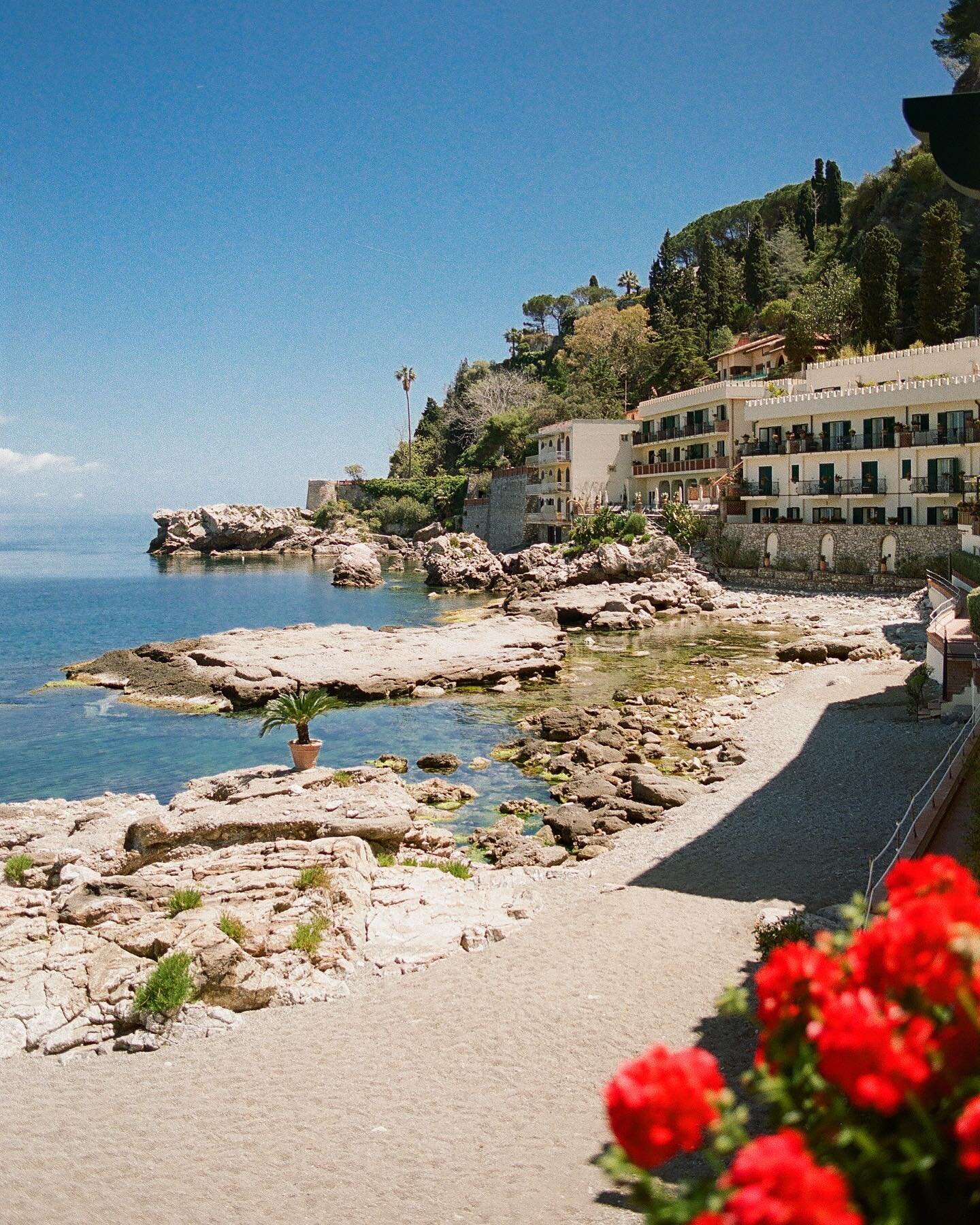 From somewhere warm and quiet ☀️

With @belmondvillasantandrea and @engagesummits this spring in Sicily 

#film #filmweddingphotographer #italyweddingphotographer #italywedding #sicilywedding #capriwedding #destinationweddingphotographer #filmisnotde