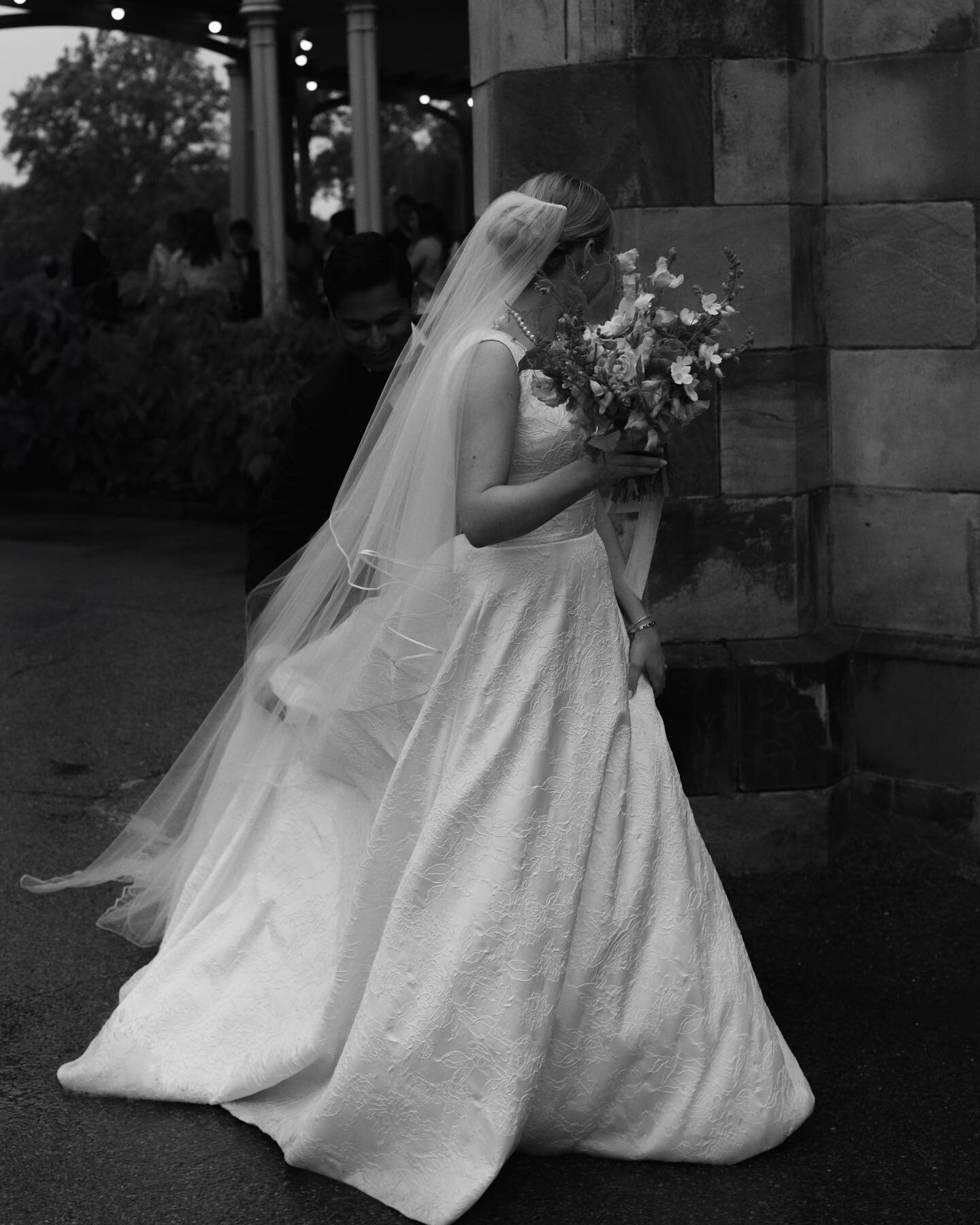 Putting the finishing touches on this rainy spring wedding 🤍

Creative team &mdash;
 @alilyamongthorns_ @beautifulbrideevents @lyndhurst_mansion @aliza_noelle_beautyllc 

#filmweddingphotographer #nycweddingphotographer #bluehillatstonebarns #amanne