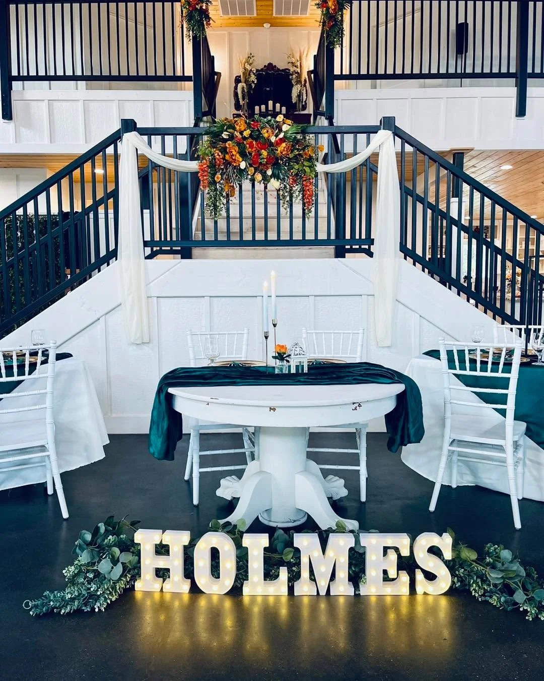 The attention to detail yet simplicity of colors made this wedding match the bride &amp; groom, just perfect! 🤩

#weddingvenue #mineola #mineolatx #easttexasweddings #easttexasweddingvenue