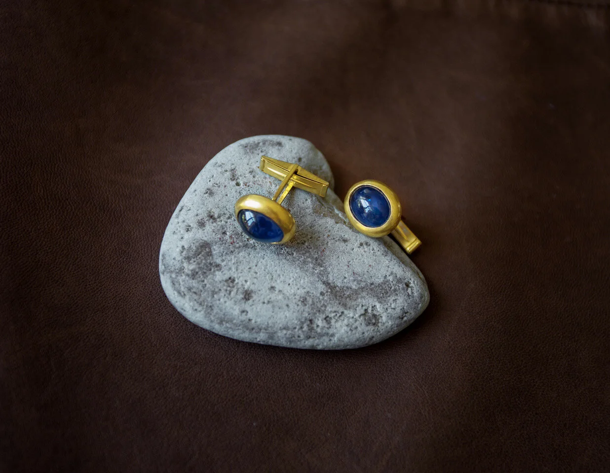 Mens 22k Gold Cufflinks with Cabachon Sapphire 
