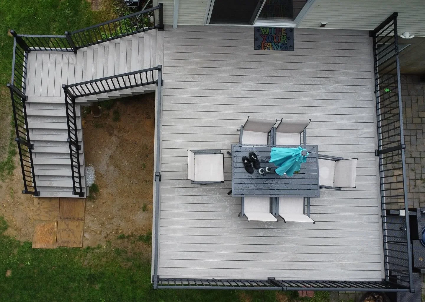 &bull;Timbertech Vintage Coastline decking/fascia. &bull;Trex Signature charcoal black aluminum railing. &bull;Pressure treated frame fully G-taped for water protection. 
&bull;all galvanized fasteners, color matched plug screws, and hidden fastening