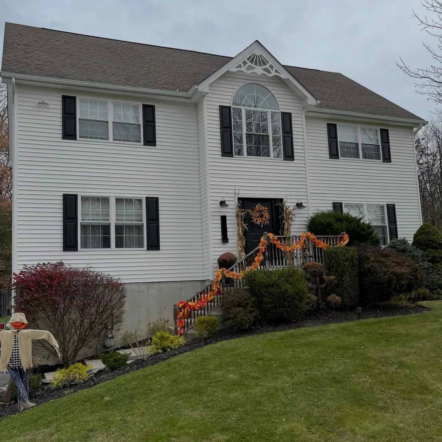 Sometimes it&rsquo;s the little things like new shutters homeowners are looking for&hellip; I&rsquo;m here to help! #shutters #homeimprovements #curbappeal