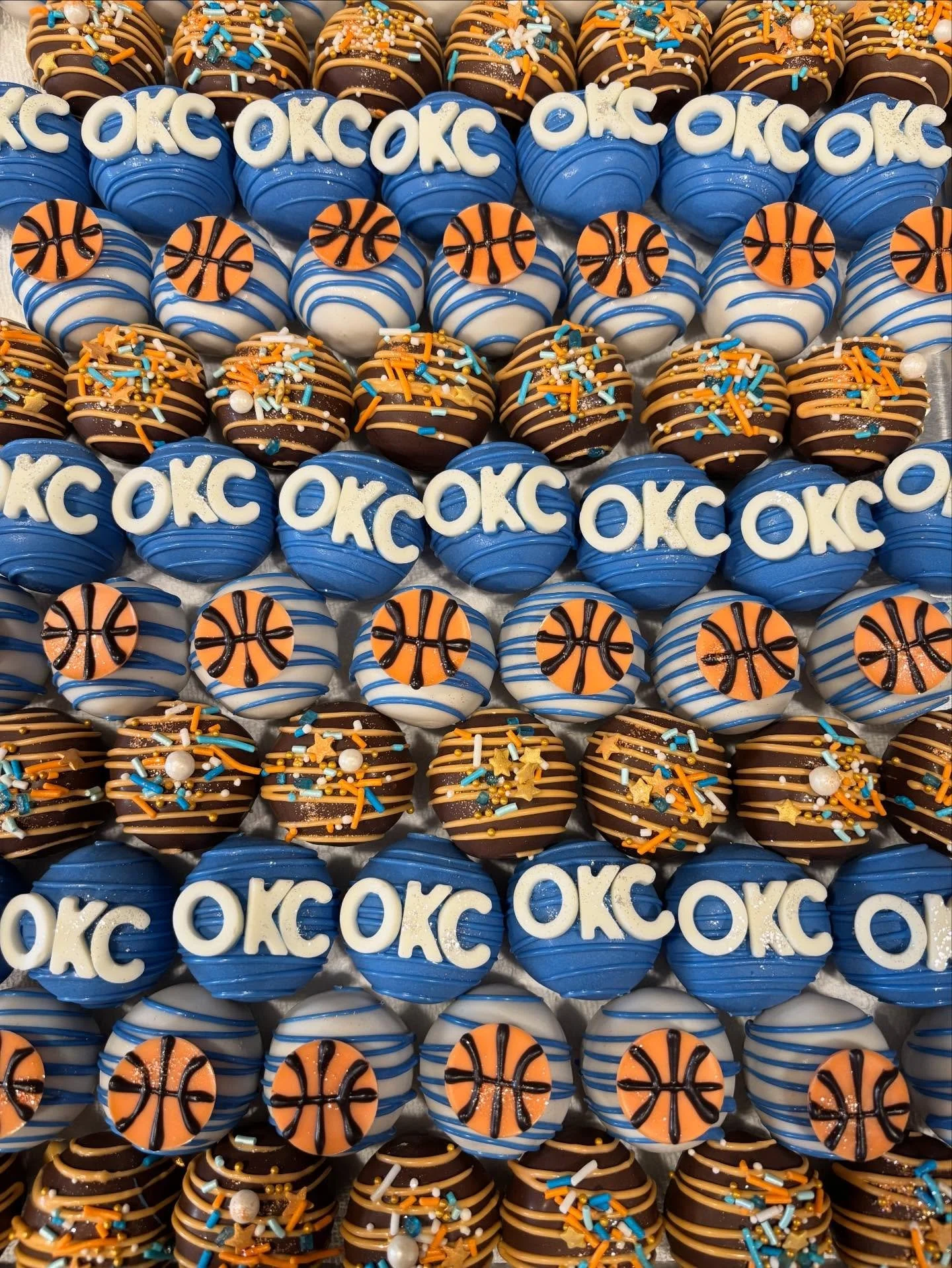 Hoping these Cakeballs I made for tonight&rsquo;s game lead to a thunder dub #thunderup⚡️ #backtobacknbachampions