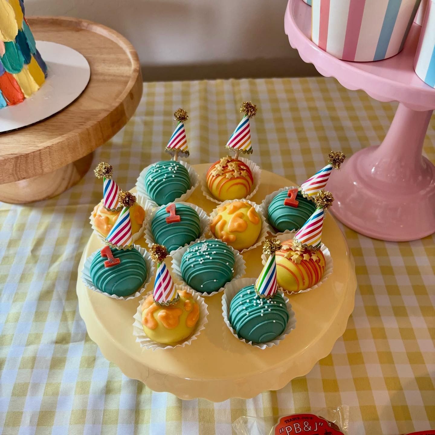 Cutest party animal theme for the cutest one year old!🦁🐘🦒🐪🙉❤️