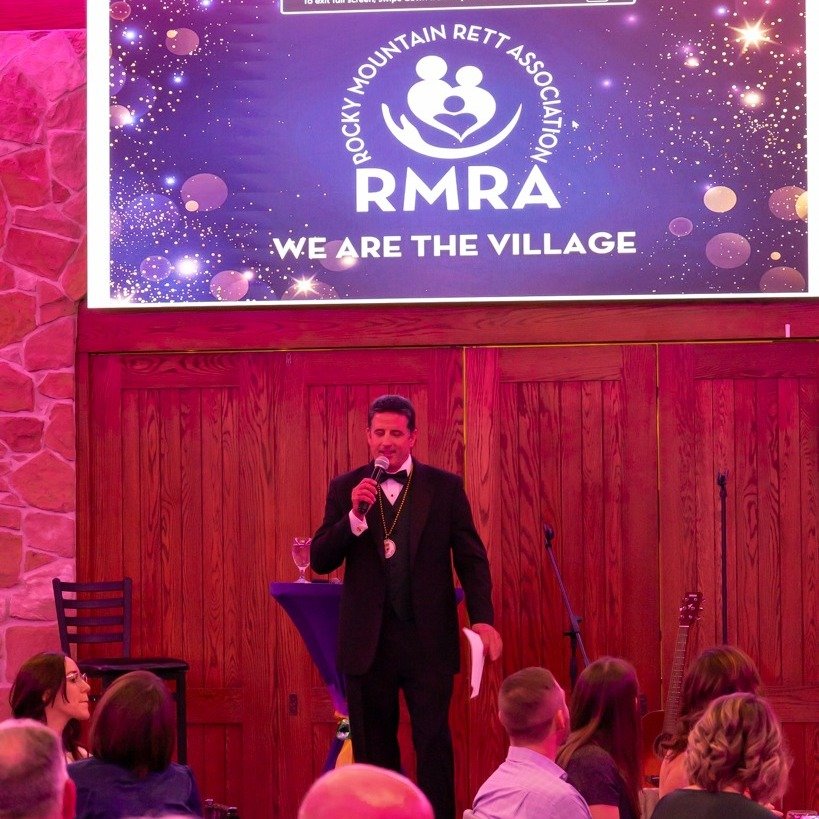 We absolutely loved having Drew Carney as our emcee for our 8th Annual Mardi Gras F&ecirc;te! He did a fabulous job and truly brought so much energy to the event! 🎤💃 

@9newsdenver @drewcarneytv