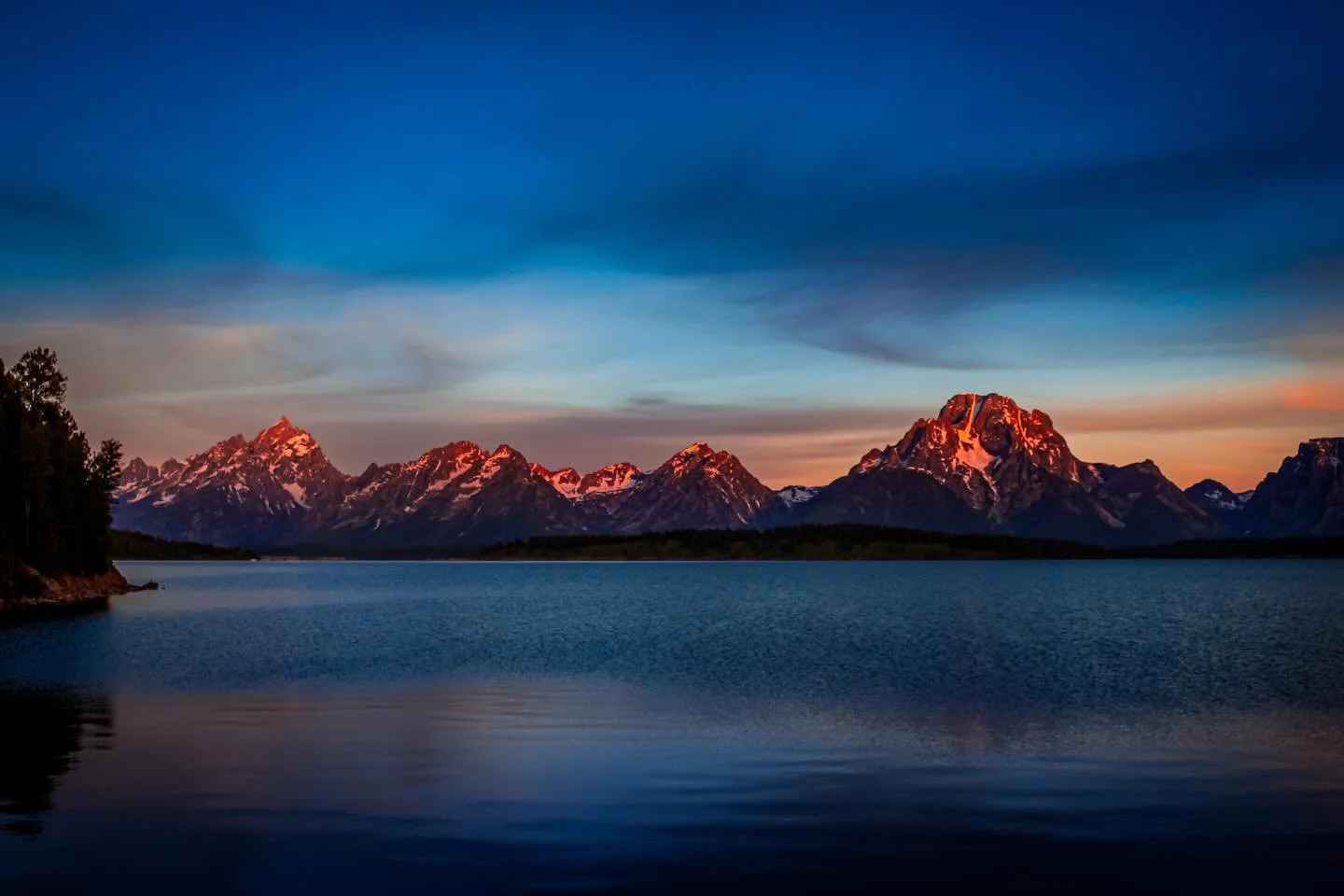 Teton sunsets &hellip;. #teton #grandtetonphotographer #grandtetonphotographer #wyoming #wyomingphotographer