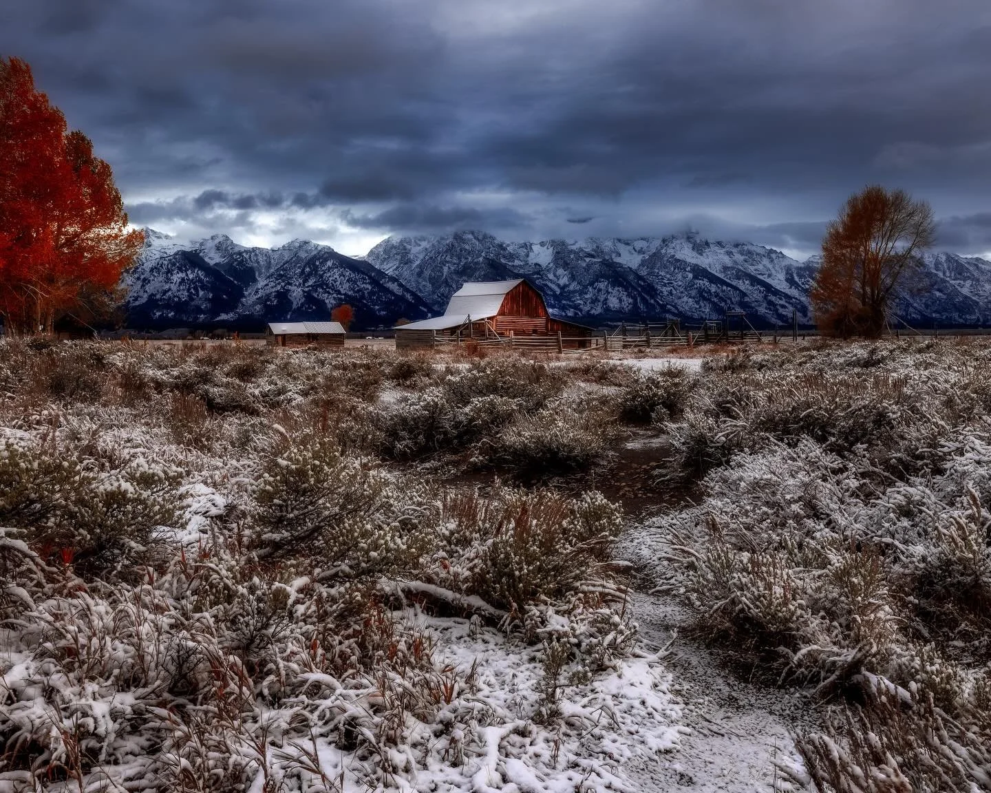 Winter&rsquo;s first dusting&hellip; #teton #grandteton #grandtetonnps #wyoming #wyomingphotographer