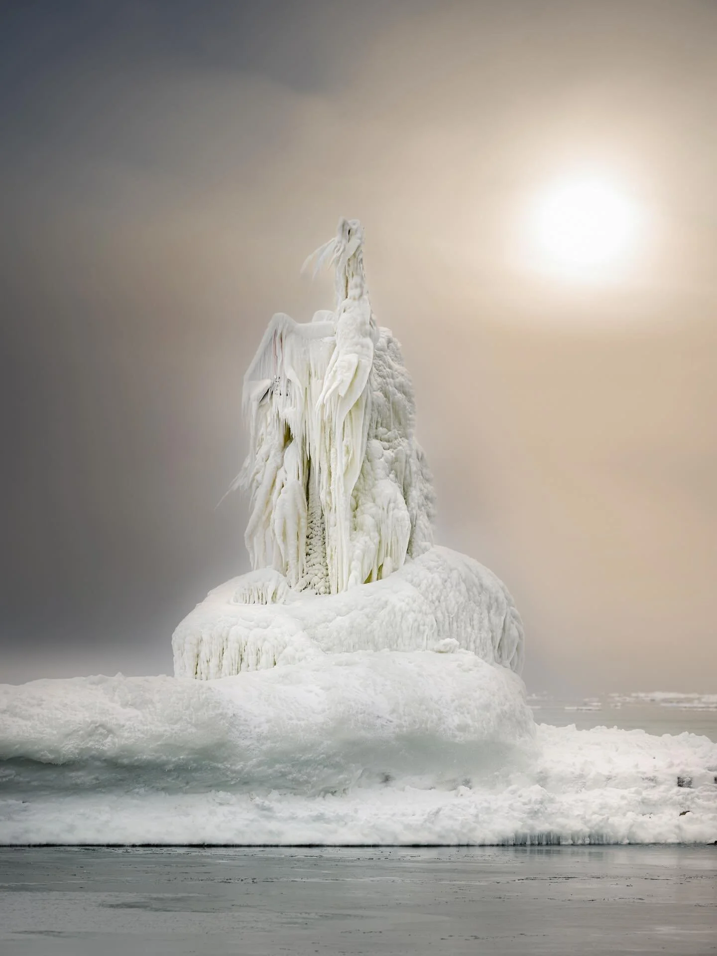 Winters grip&hellip; #winter #winterice #lakemichigan #lakemichiganwinter #lighthouse