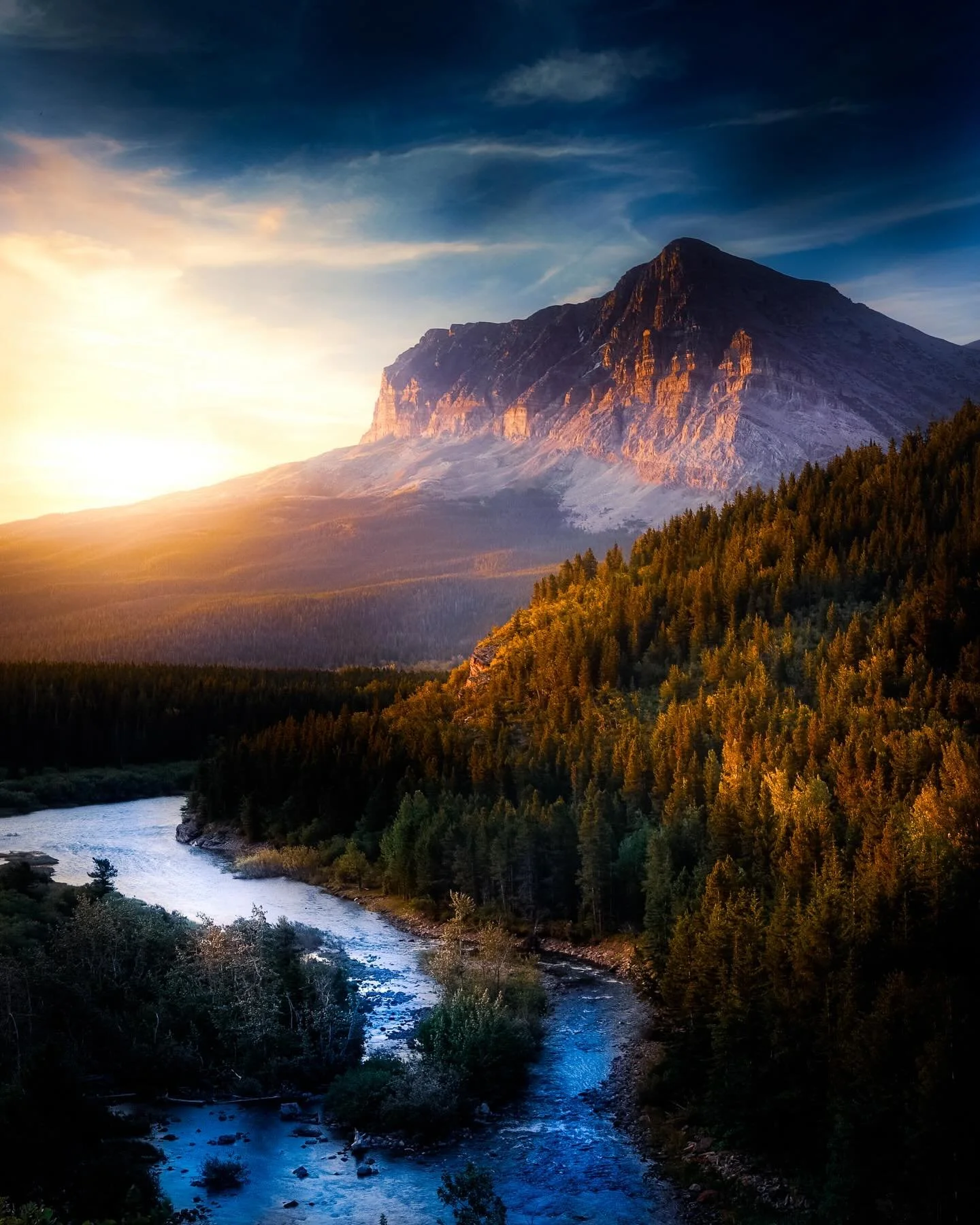 Just love Montana sunrises&hellip;. #montana #glacier #glaciernationalpark #montanamoment #sunrise