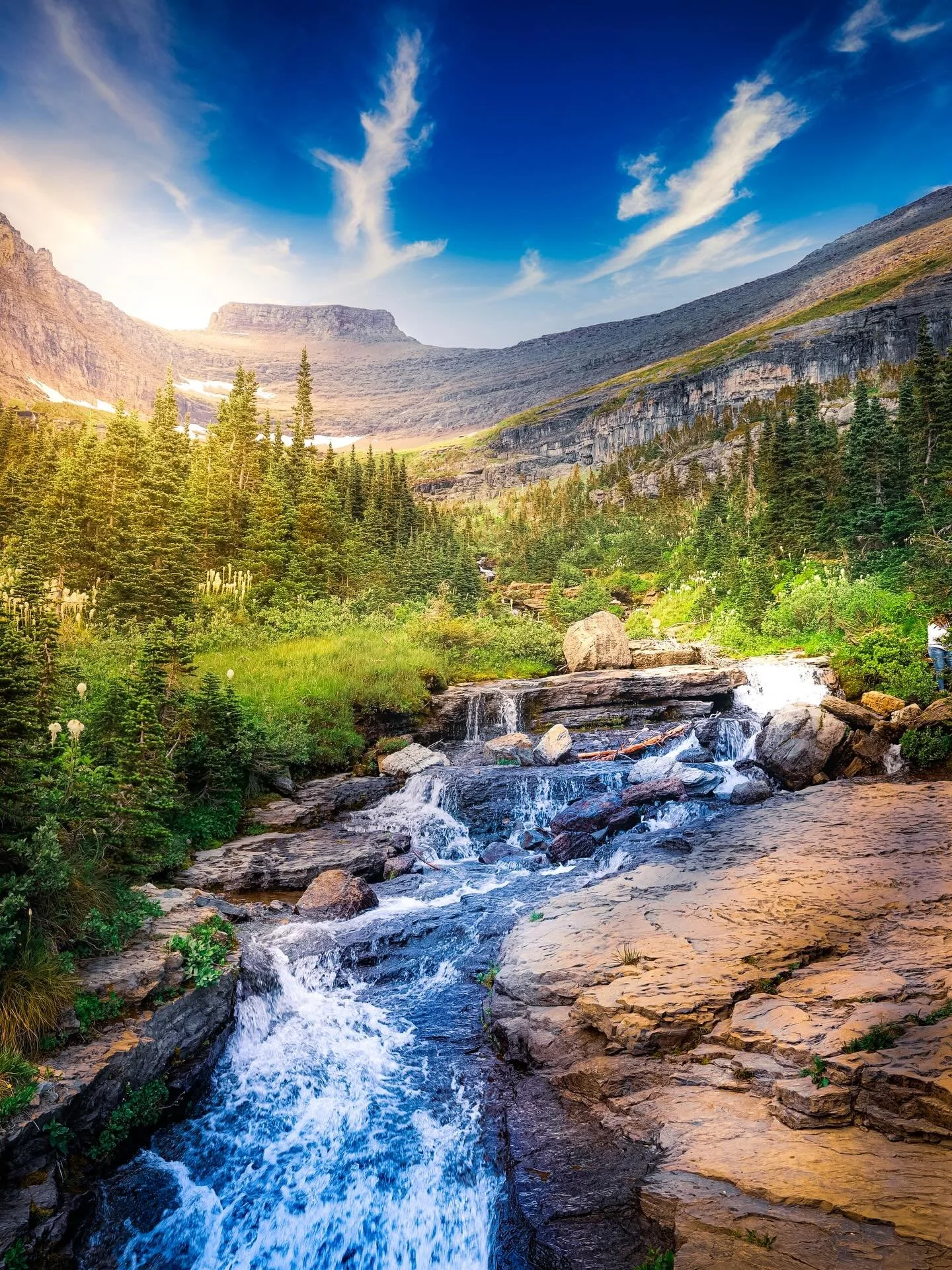 Montana morning light&hellip;. #montana #montanamoment #glaciernationalpark #sunrise #solitude