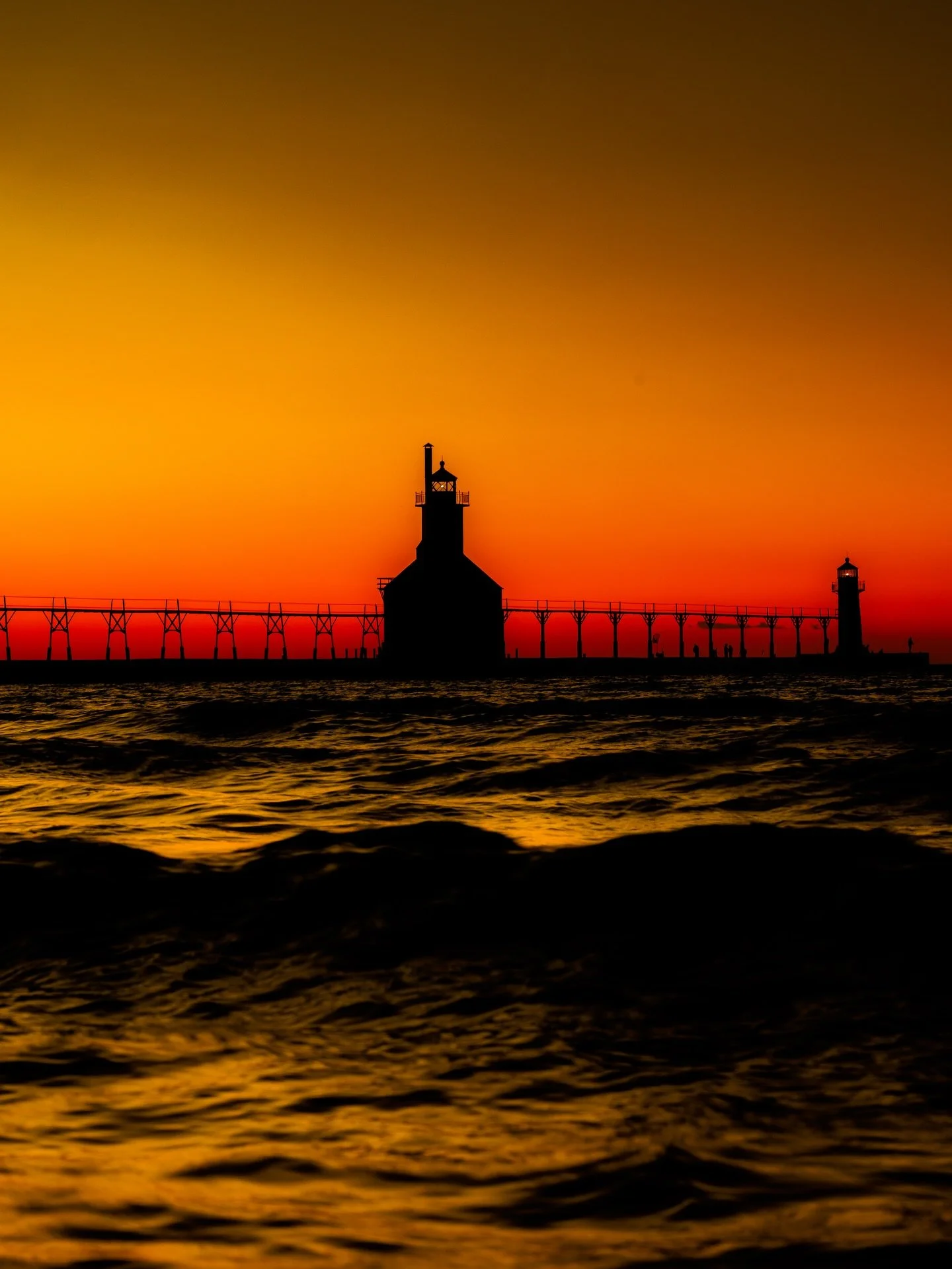 Evening glow&hellip;. #sunset #sundown #greatlakes #greatlakessunset #lakemichigan