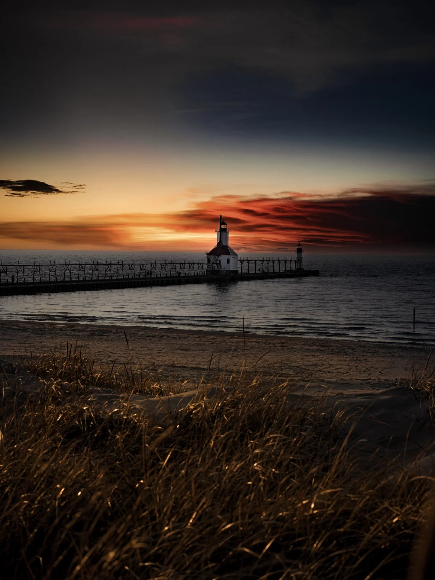 Sometimes , you just have to sit in the sound of the waves and watch the sunset.. just you, your camera, the waves and your thoughts &hellip; #sunset #waves #lakesunset
