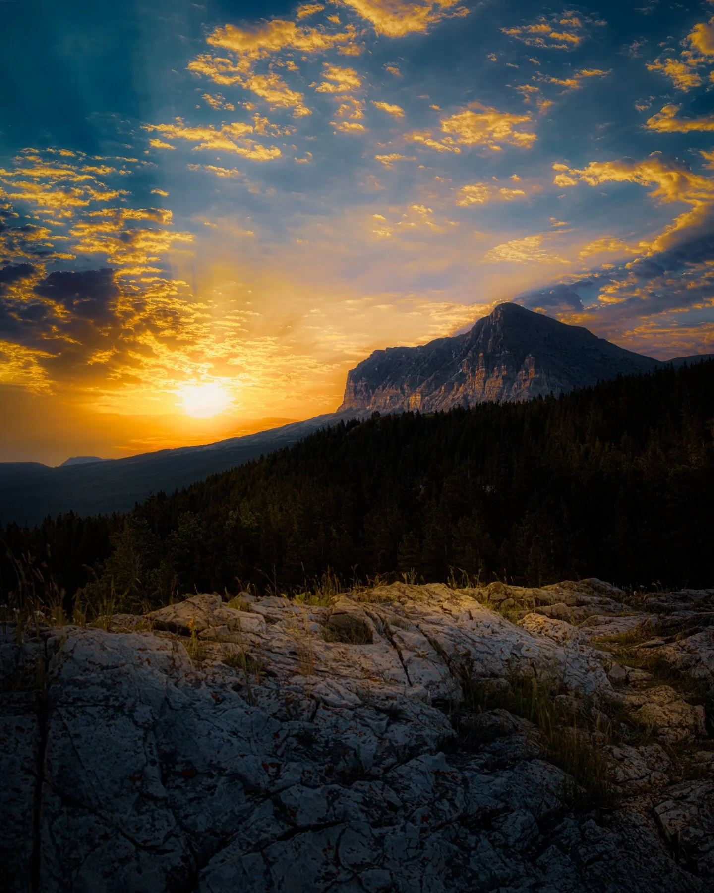 Montana mornings&hellip;. 🌅🔥🔥🔥. #montana #montanasunrise #montanaphotographer