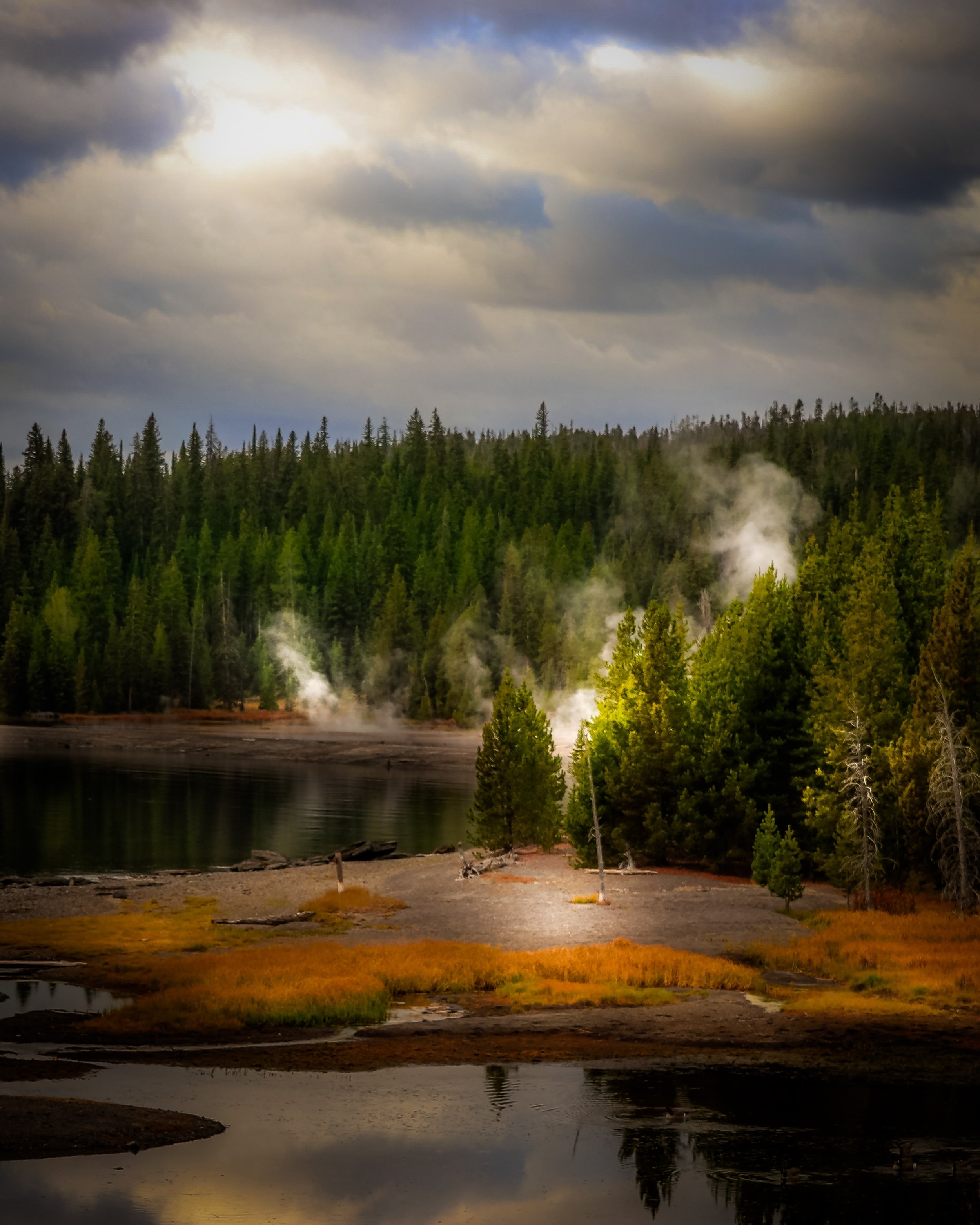 Something is brewing over here&hellip;.. #yellowstone #yellowstonenationalpark #wyoming