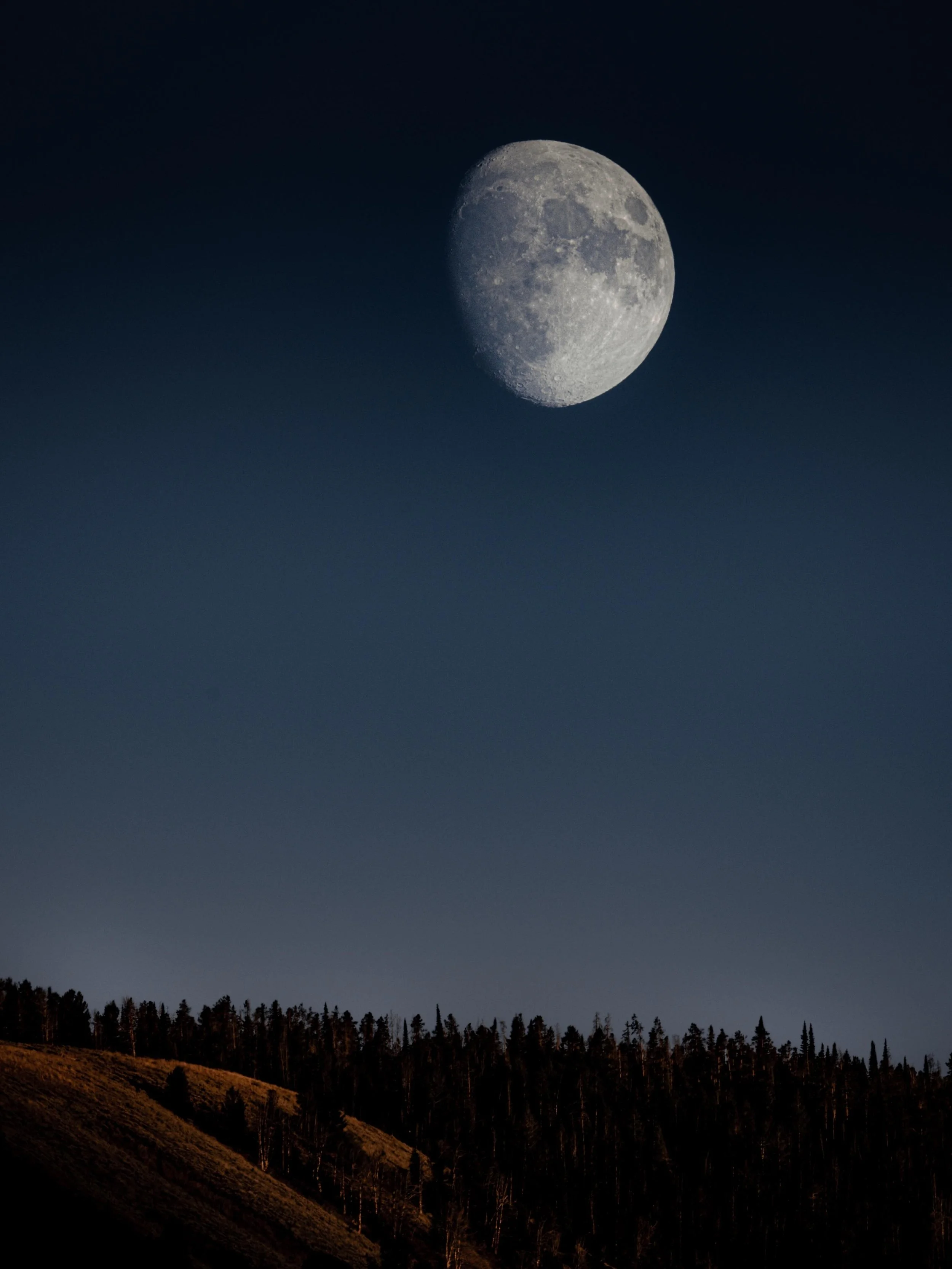 There&rsquo;s something different about the mountains at night. 
No crowds. No noise. No rush to get the shot and move on. Just cold air, silence&hellip; and the sound of your own thoughts echoing around the peaks.

I sat there with my camera in my l