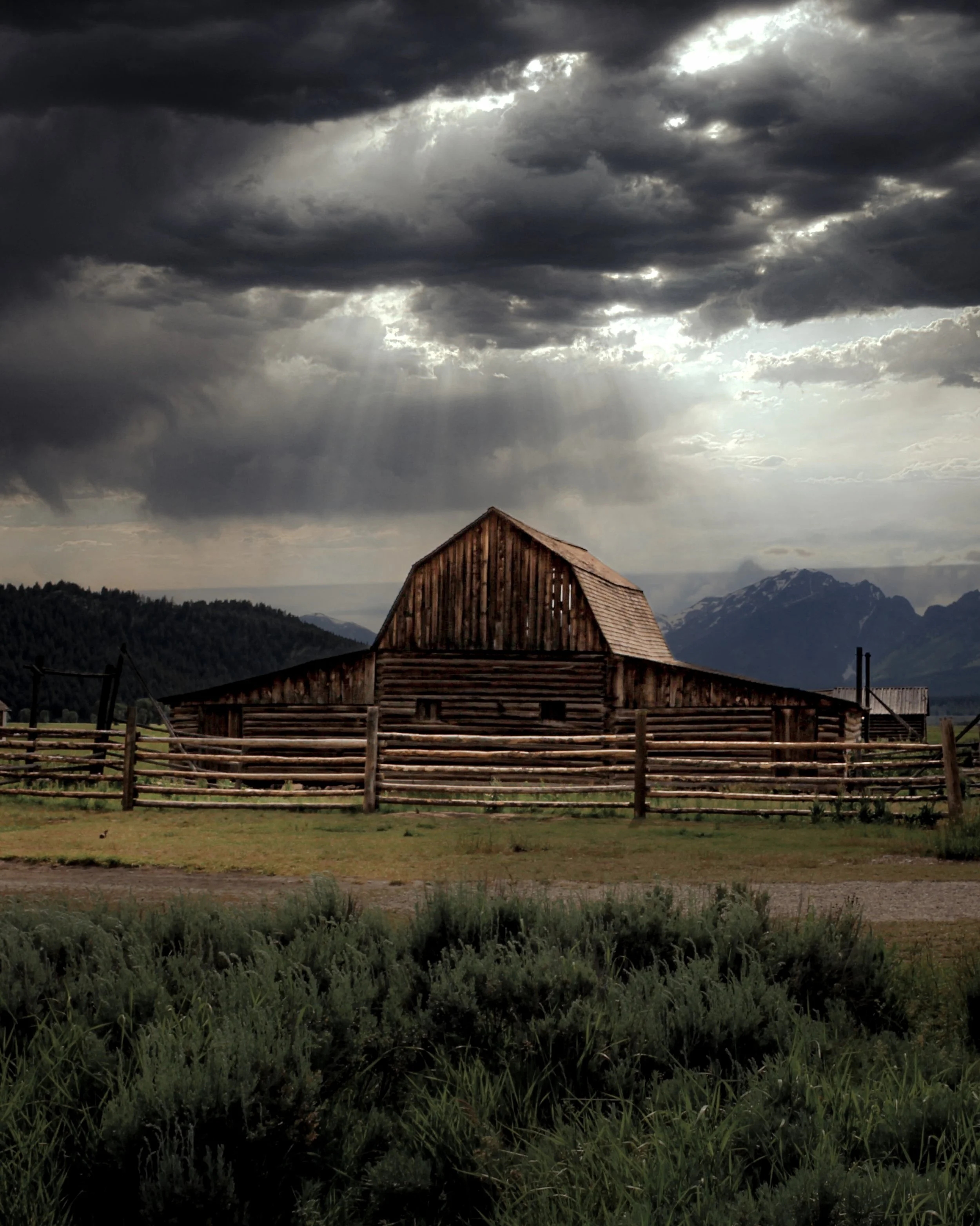 Teton mood.. #teton #grandteton #wyoming #wyomingphotographer
