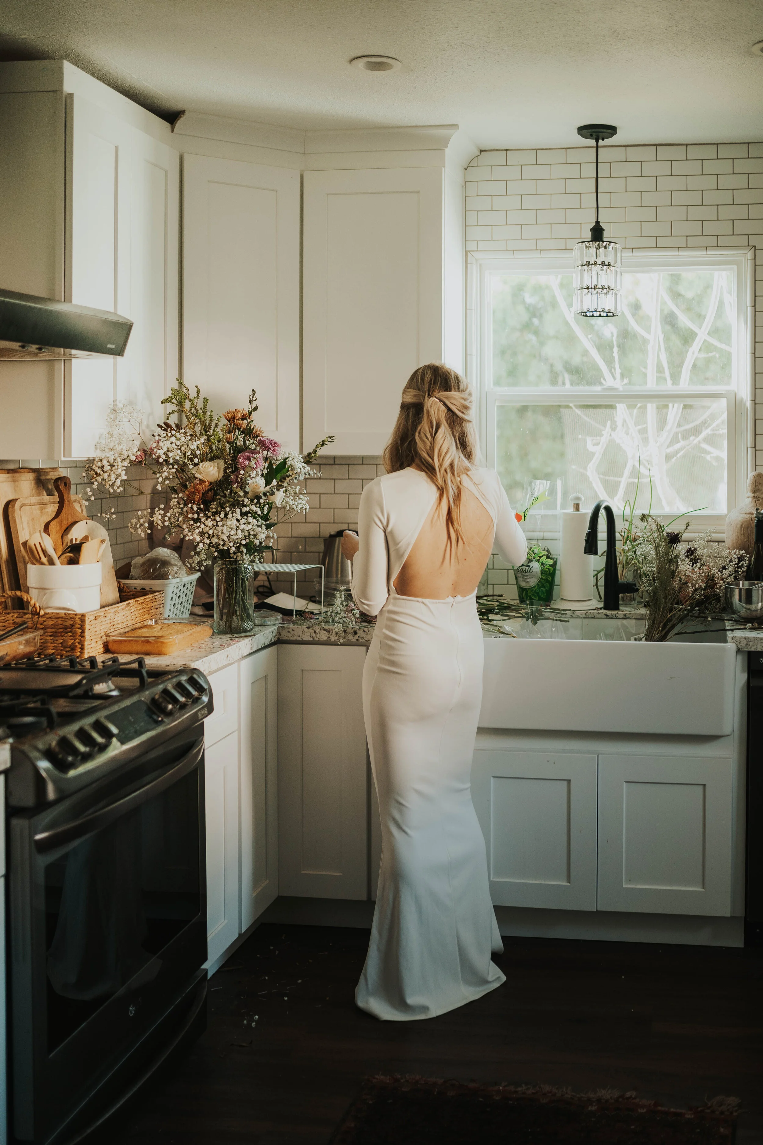 backyard-wedding-elopement-ideas-ceremony-details-and-ideas-ali-brian-photos-lauren-turner-photography-adventure-elopement-intimate-wedding-photography-san-diego-southern-california-07623.jpg