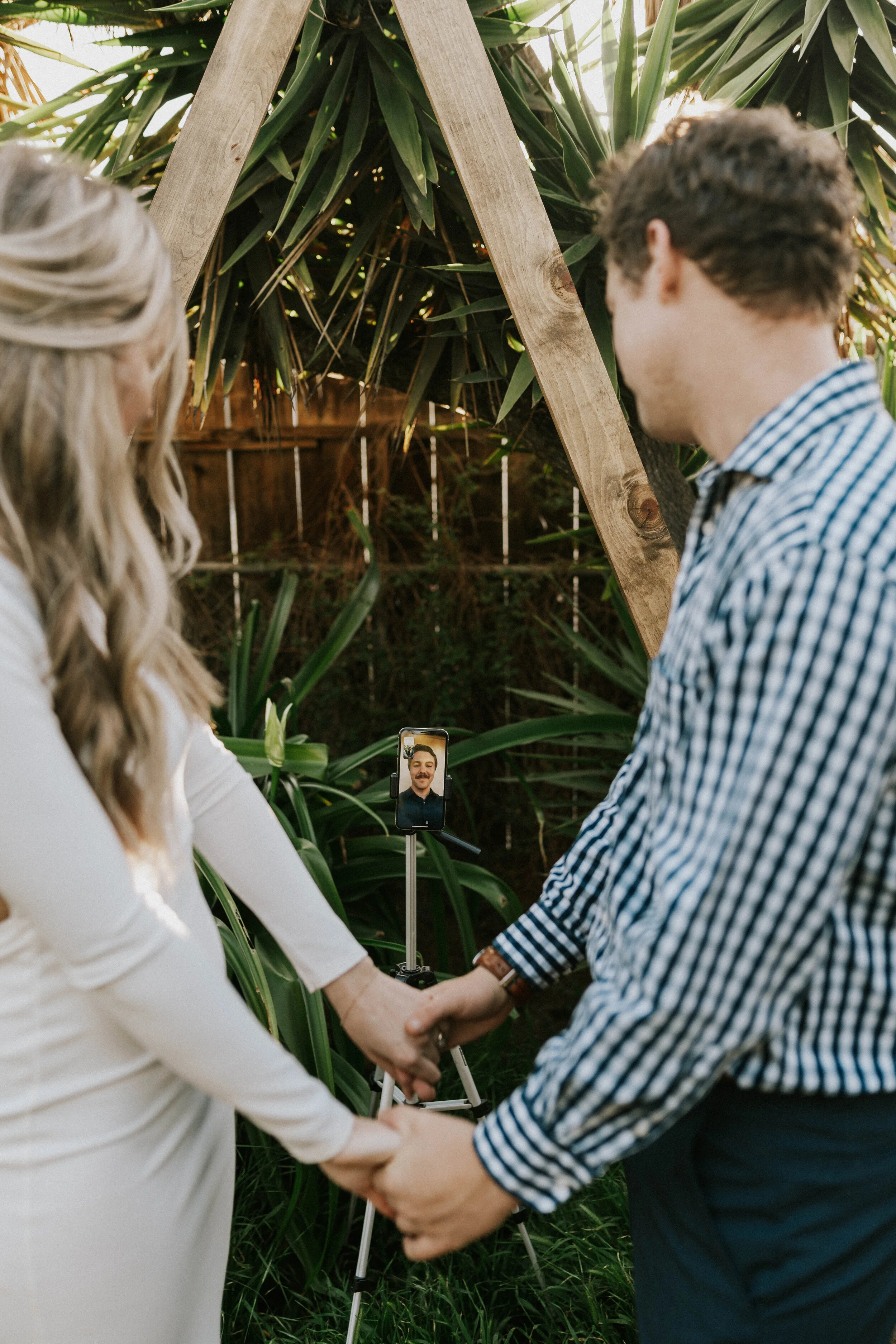 backyard-wedding-elopement-ideas-ceremony-details-and-ideas-ali-brian-photos-lauren-turner-photography-adventure-elopement-intimate-wedding-photography-san-diego-southern-california-07689.jpg