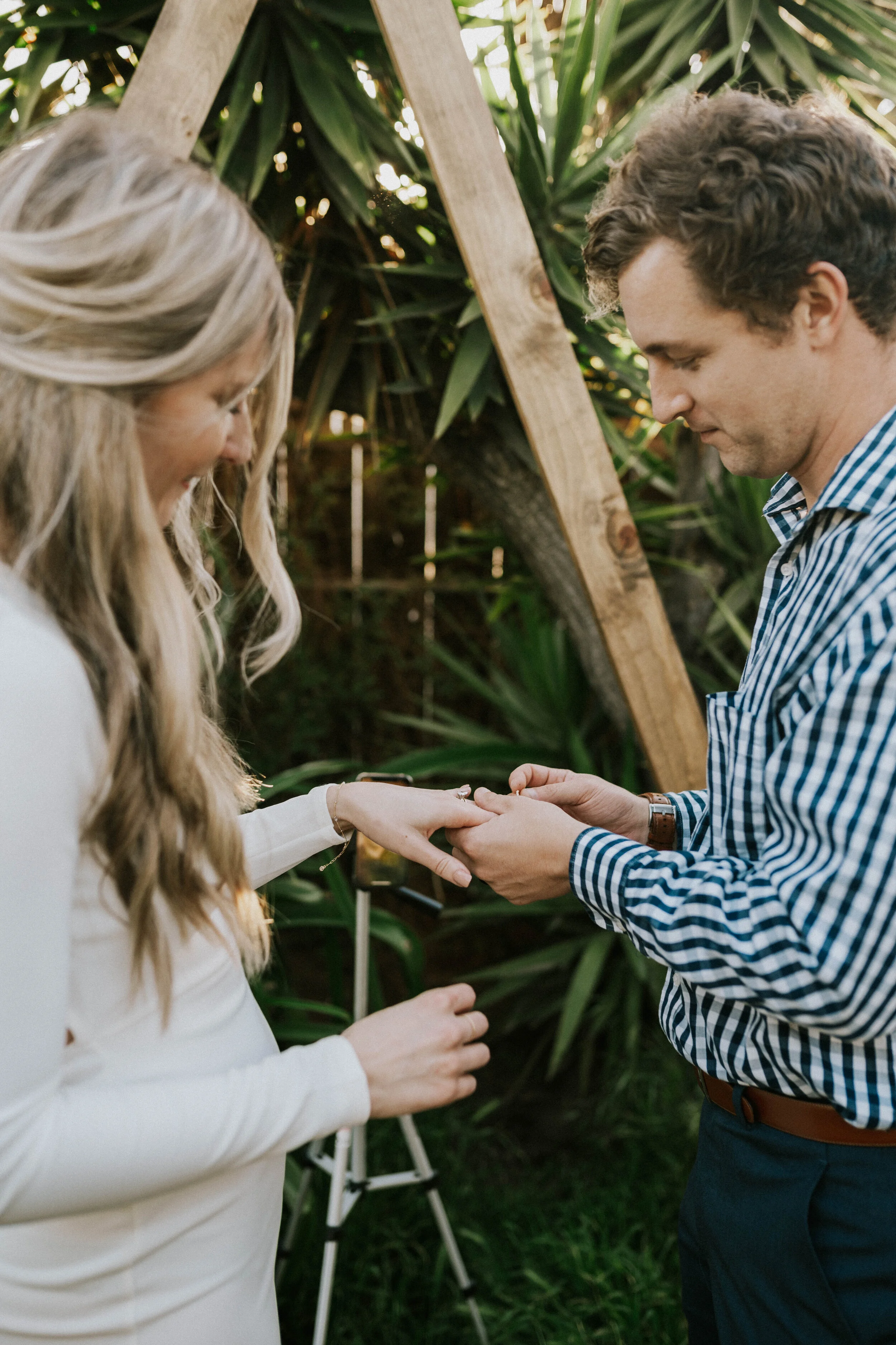 backyard-wedding-elopement-ideas-ceremony-details-and-ideas-ali-brian-photos-lauren-turner-photography-adventure-elopement-intimate-wedding-photography-san-diego-southern-california-07715.jpg