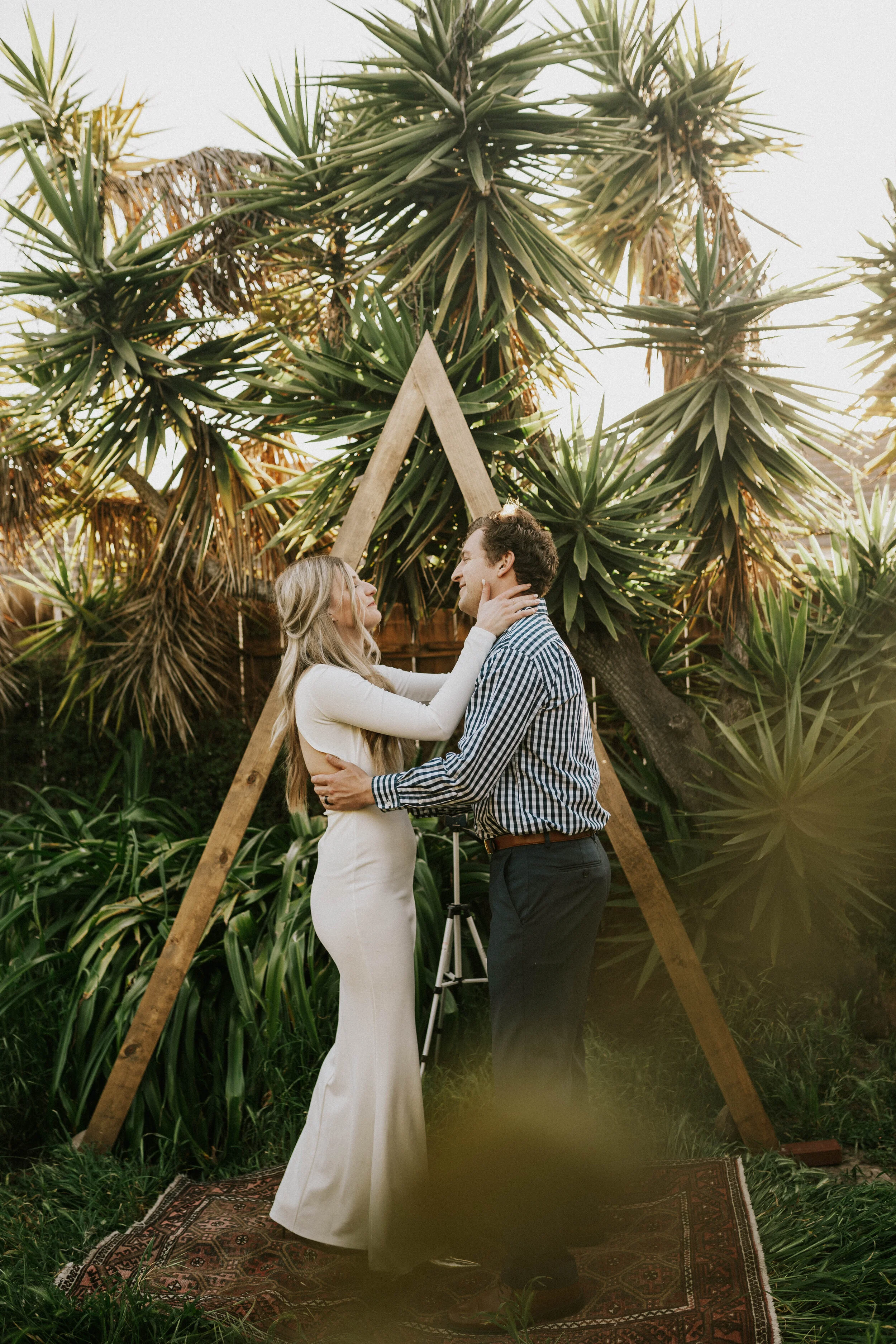 backyard-wedding-elopement-ideas-ceremony-details-and-ideas-ali-brian-photos-lauren-turner-photography-adventure-elopement-intimate-wedding-photography-san-diego-southern-california-07742.jpg