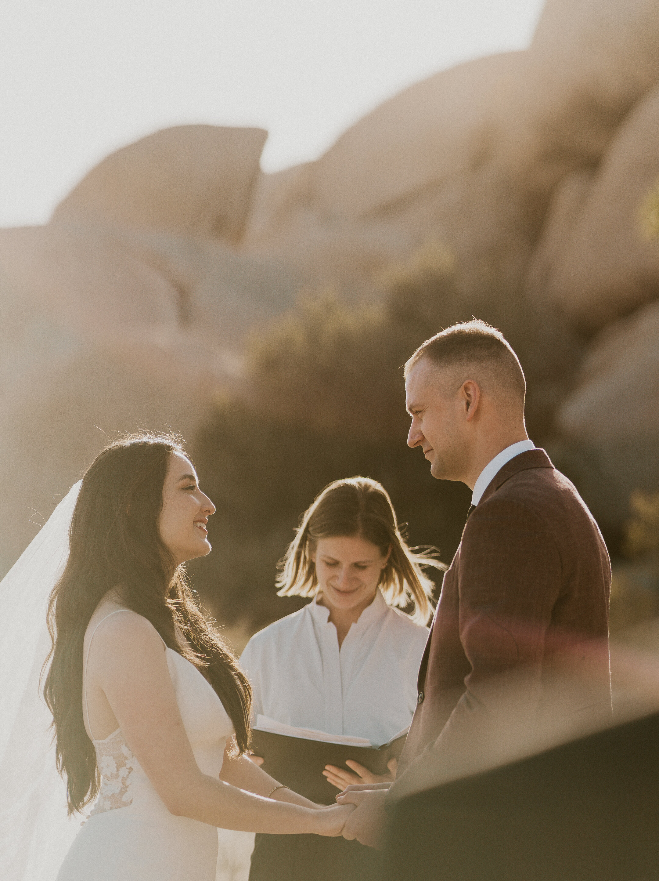 ale-cam-joshua-tree-national-park-elopement-lauren-turner-photography-09788.jpg