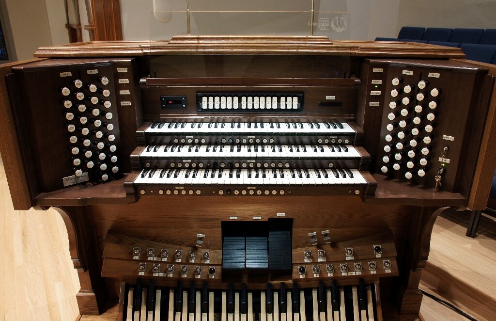 Létourneau Pipe Organ, Opus 121, 2010 Three manuals and pedal, 41 ranks, 2,256 pipes. 