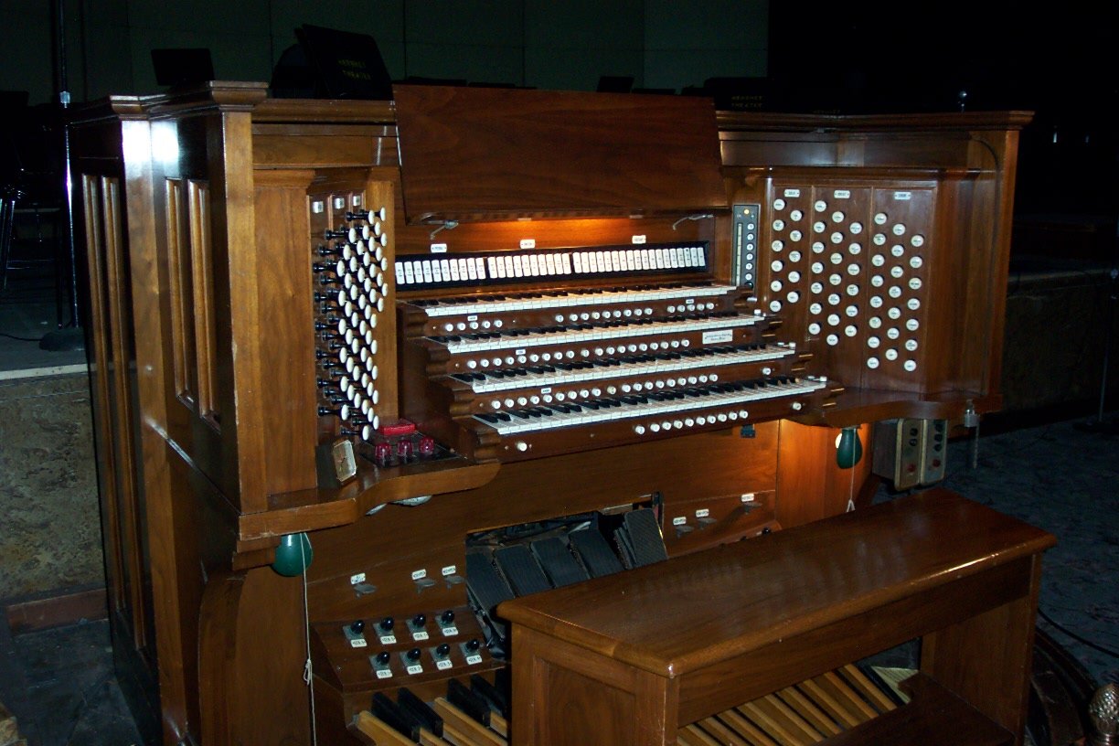  Aeolian-Skinner, Opus 876 1932-1933 60 independent voices, 69 ranks, 4,789 pipes Berger &amp; Shaffer releathered and restored in 1983 A. Thompson-Allen Co. restored the console in 1987 