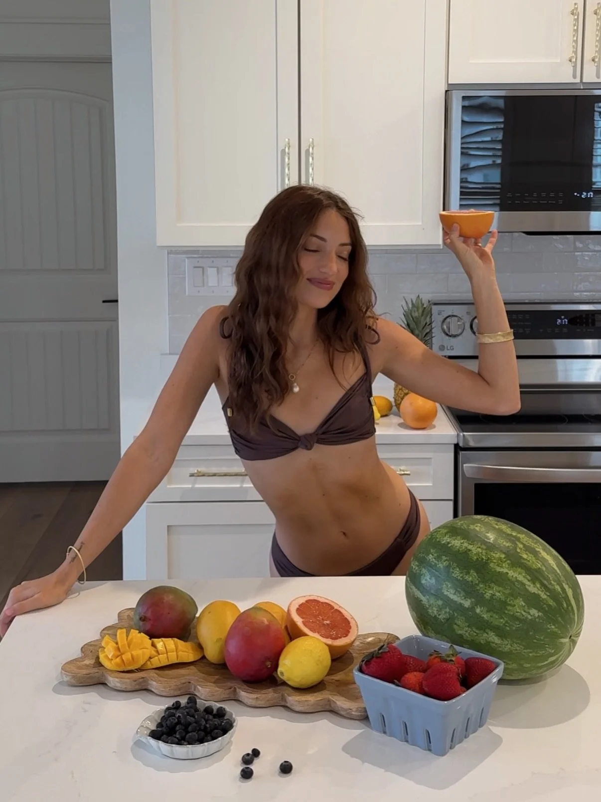 Espresso bikini with a side of fruit 🍉🥭🍊🍓
@hallekearns