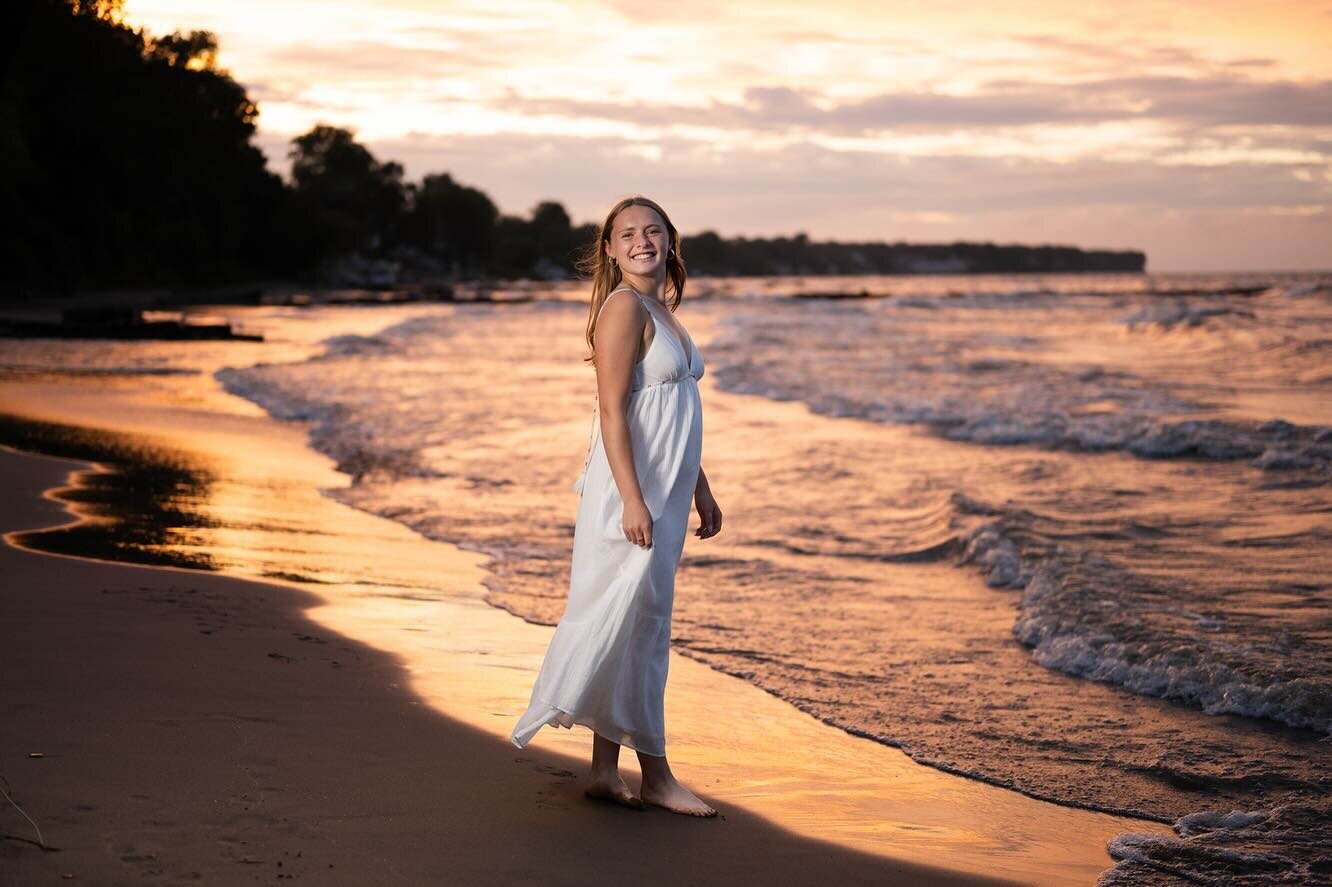Couldn&rsquo;t let today go without acknowledging that even though we have SNOW here in N.E. Ohio, warmer days are ahead, and yes, you can plan for them! 😊🤩📸

Comment &ldquo;Senior&rdquo; or tag a friend who you know still needs their photos taken