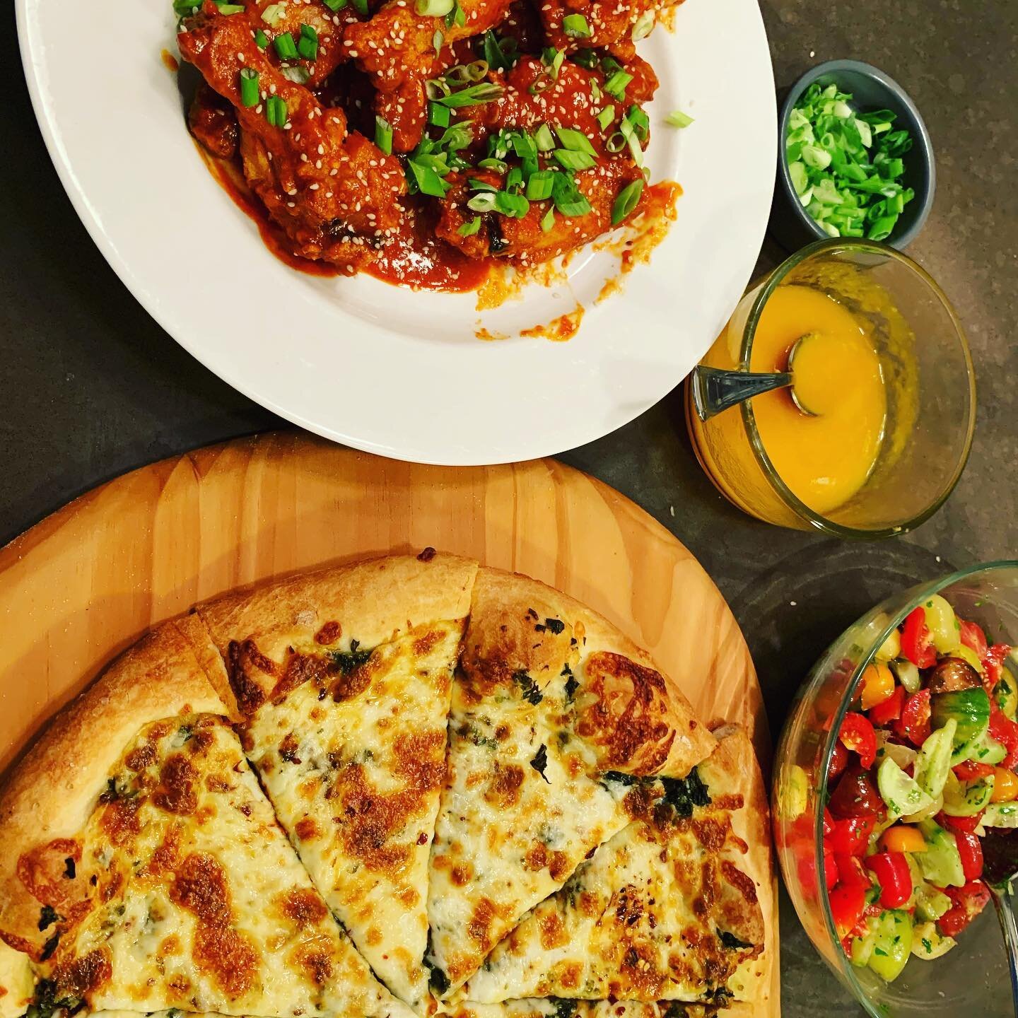 Snacks for tonight&rsquo;s match!
#NYCFC 
#Gochujang wings with spicy mango sauce 
White pizza with spinach and garlic 
#Tomato salad 
🥭🌶🧄🍅🍕🥗😋