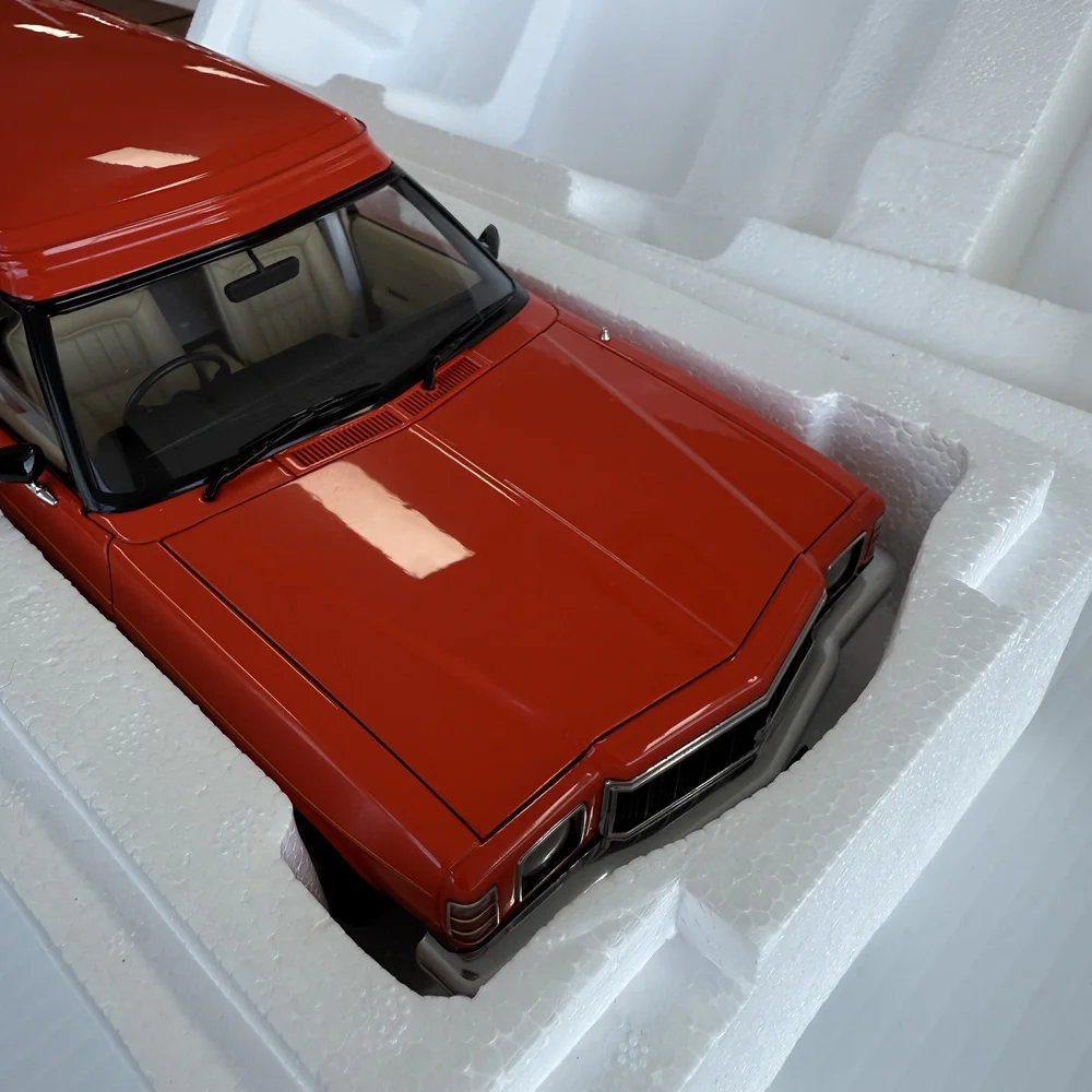 ミニカー Holden HX Sandman Utility 1:18 AUTOart 1/18 Holden HX Sandman Utility