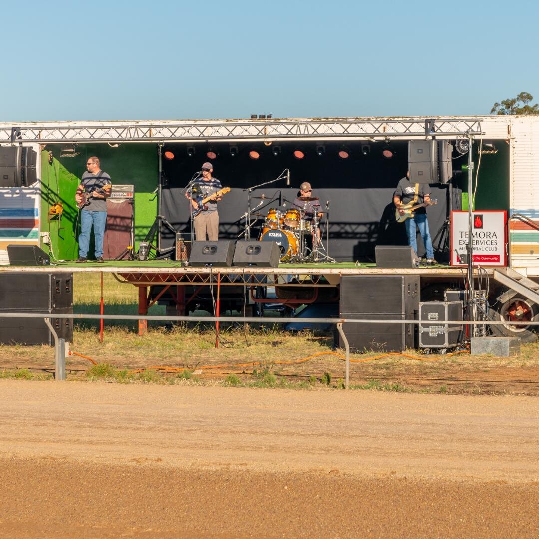 &quot;Three Pistol Midnight&quot; provided the music for our Hot to Trot Carnival of Cups 2021.
.
We thought they were pretty awesome once again. Who thinks we should book them in for next year?
.
#HRNSW #harnessracing #harnessracingnsw #harnessracin