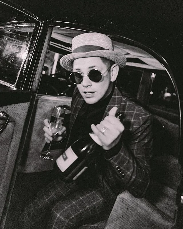 Comin outta quarantine like &ldquo;please no pics&rdquo;
.
But also like &ldquo;YES! Please pics!&rdquo; 🤣Excited to start shootingggg again. Got a few socially safe shoots in the works already and getting ready for more. End of June is booked but l