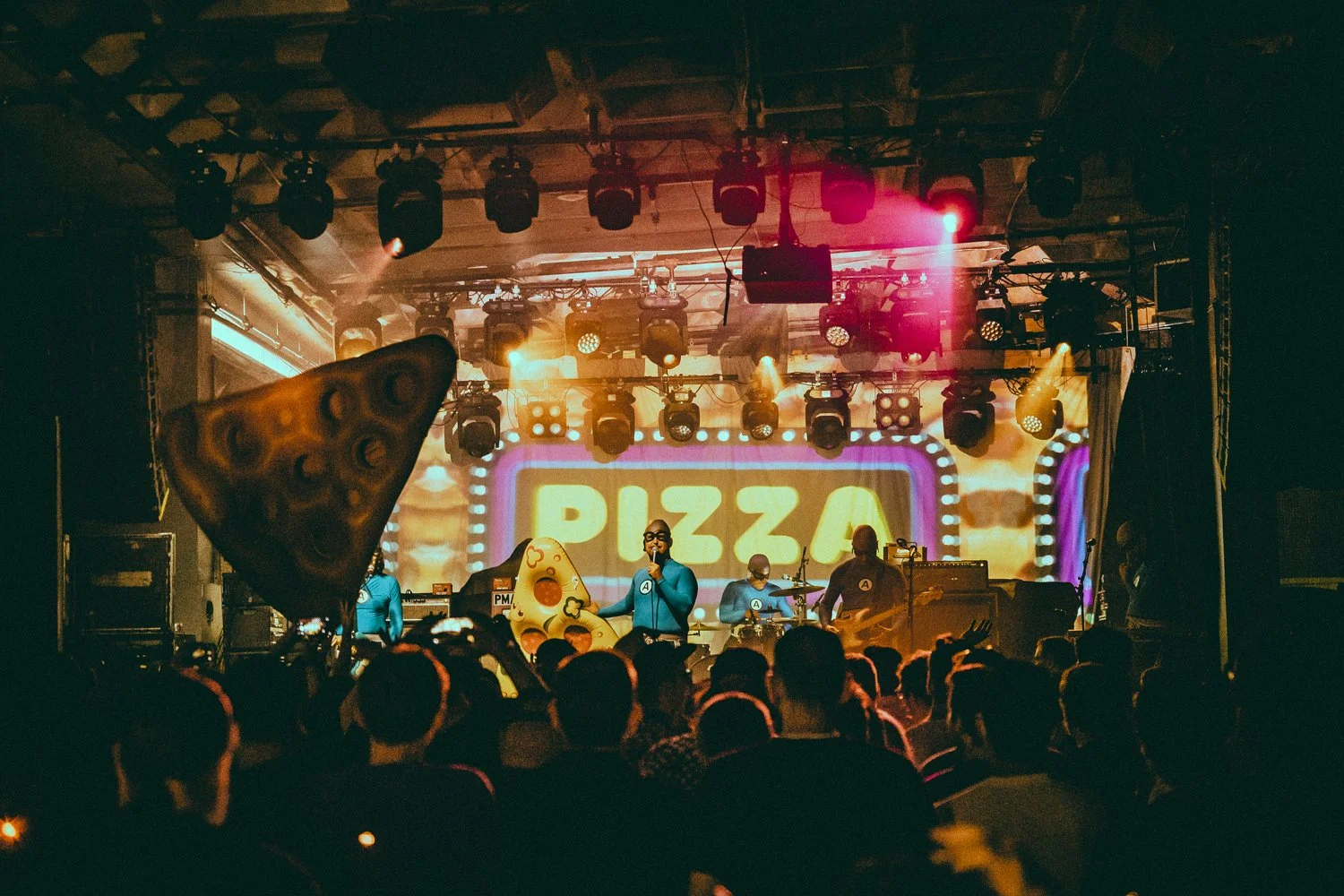 2022_06_24_KikiVassilakis_TheAquabats_sm (78 of 95).jpg