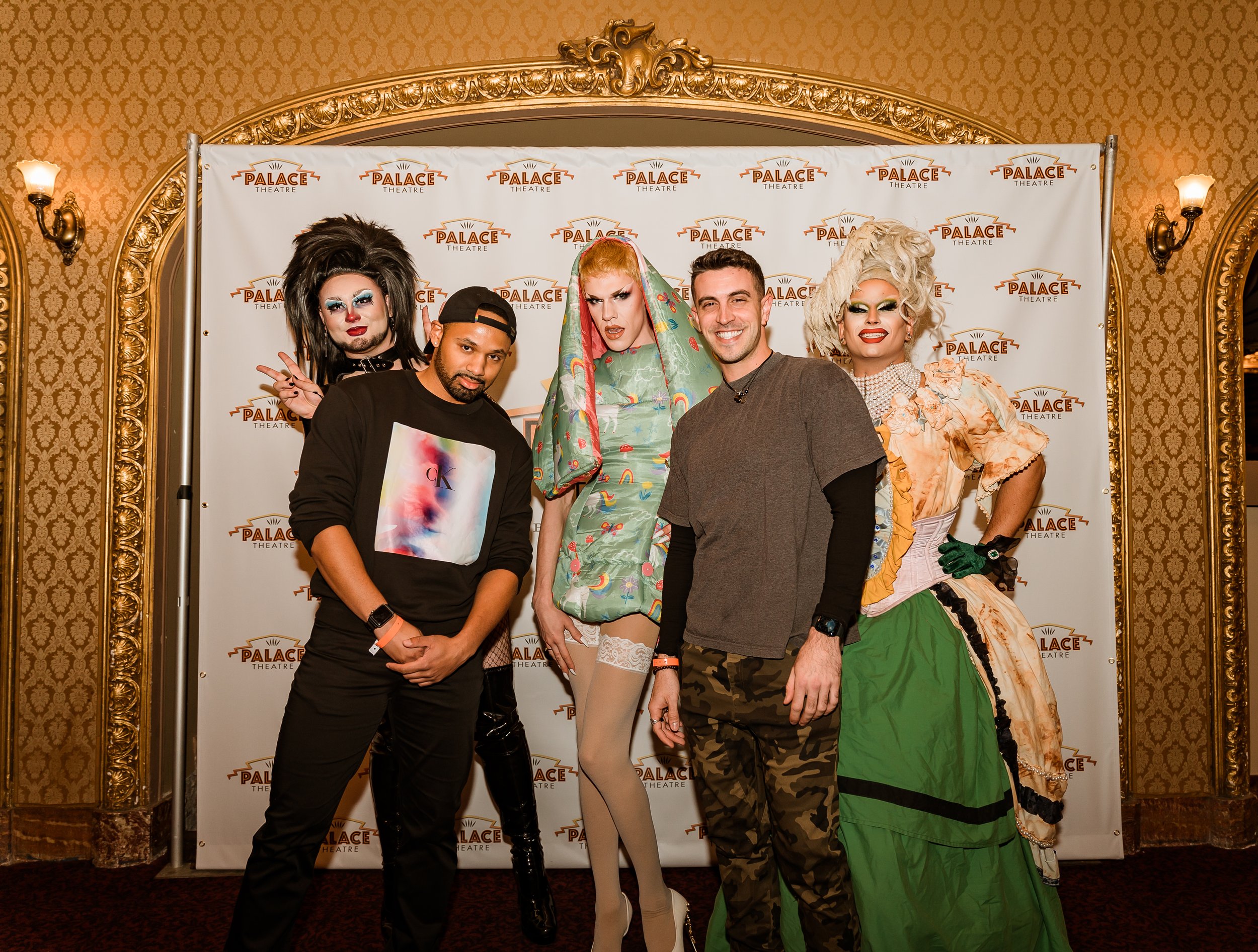 2021_11_14_KikiVassilakis_UTICAQueen_meetandgreet_LG (12 of 33).jpg