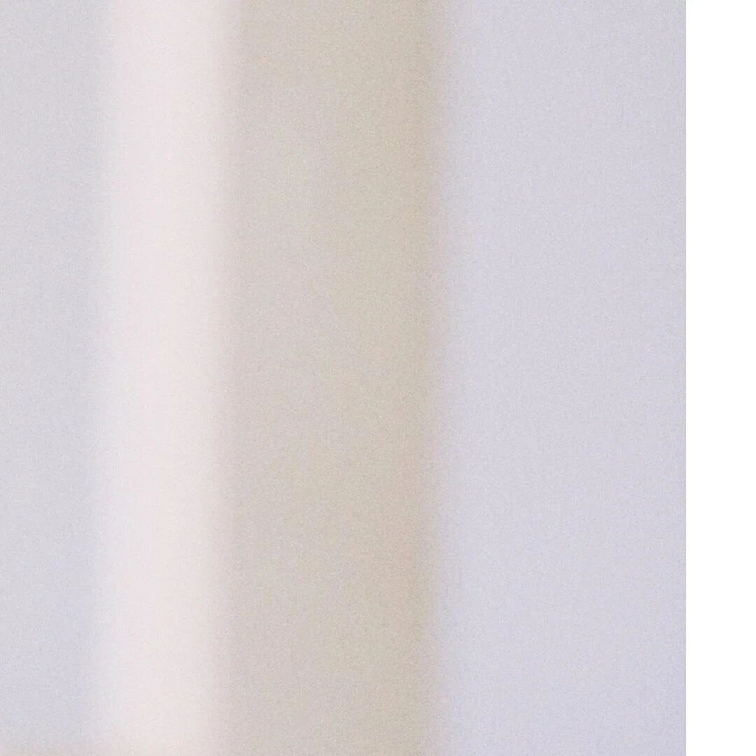 ⠀
雑誌「ONKUL」とのコラボレーションとして
生まれた別注カラー・シルバー&times;ホワイト。⠀
（限定 100 個）
⠀

ファッション感度の高いユーザーに⠀
あらゆるシーンでご使用いただけるよう、⠀
マットな質感で落ち着いた印象に仕上げることで、⠀
より一層、花器として生ける植物が引き立つような⠀
カラーリングとなっています。

また、ご購入特典として「70cmの景色」と⠀
「ONKUL」のコラボレーションを記念した⠀
Wロゴ入りオリジナル風呂敷のプレゼントを⠀
ご用意しております。

今回特別につくられた「時を生ける」で、⠀
壁掛けの花器としてお好きな植物を飾るなどして、⠀
ご自宅で素敵な空間を演出してみては⠀
いかがでしょうか。
⠀
⠀
⠀ 
#70cmの景色 #kesiki70 #インテリア雑貨
#花器 #ドライフラワー #時を生ける ⠀
#おうち時間を楽しむ